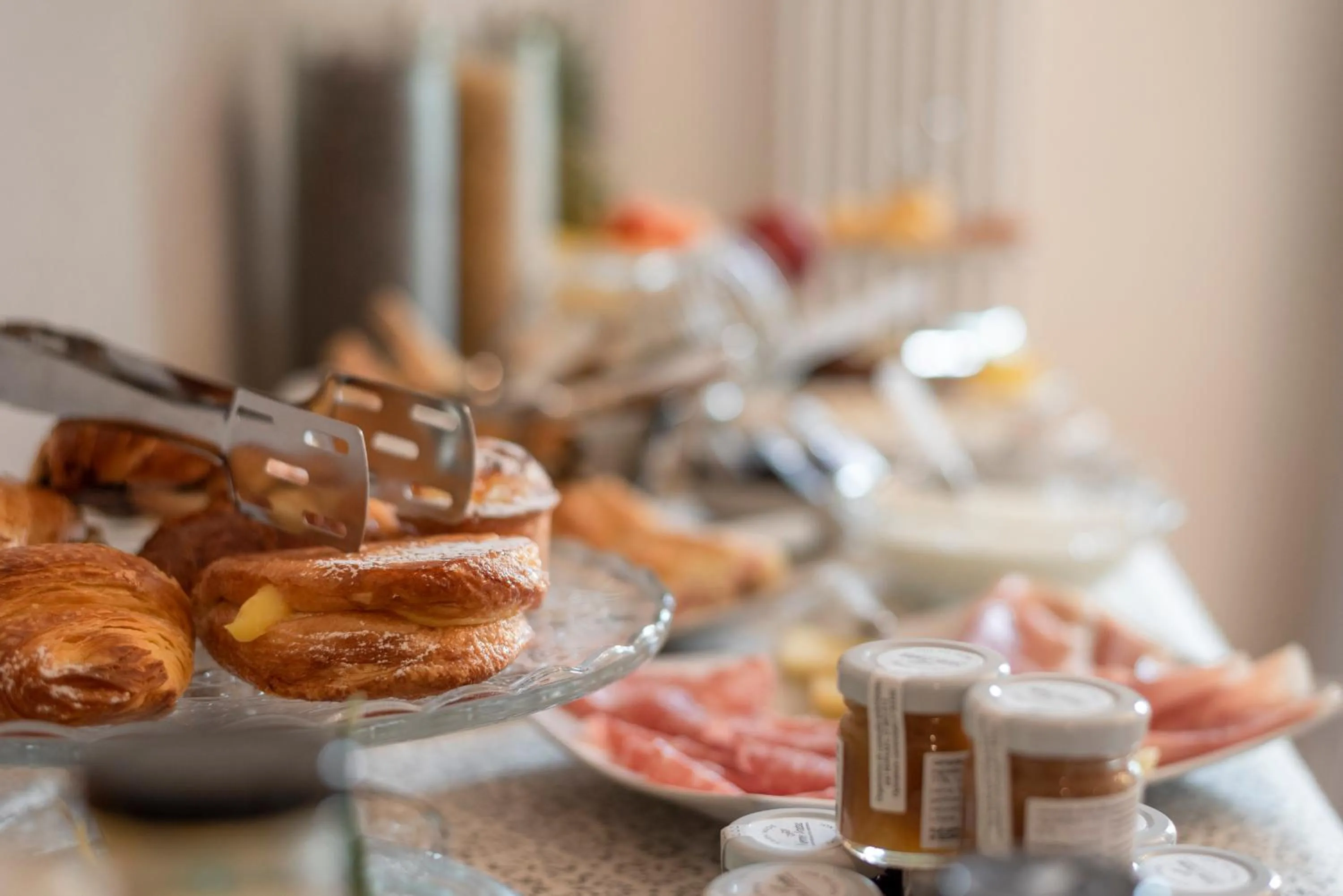 Breakfast in IN LUCUS Guest House