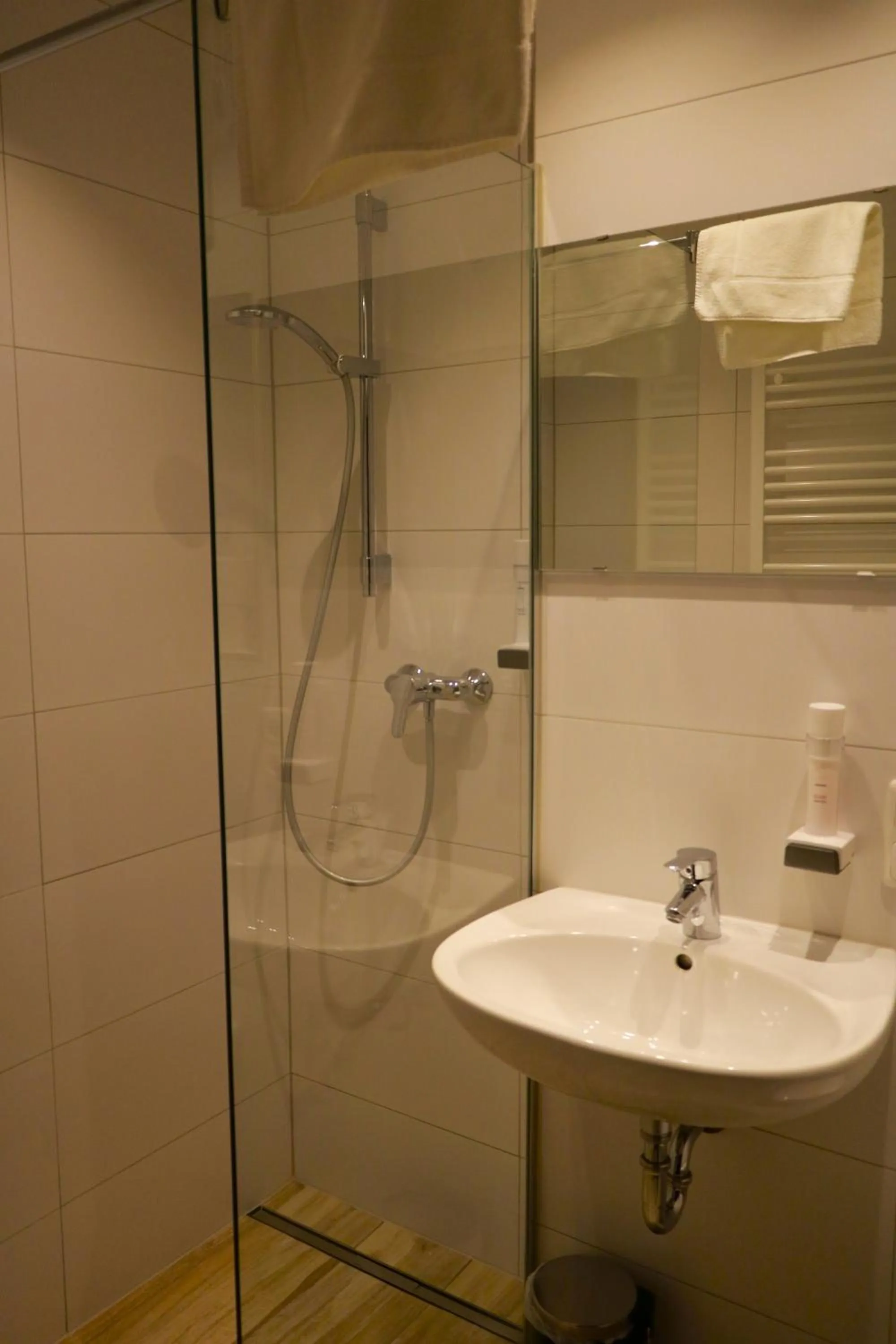 Shower in Hotel Casa Maria