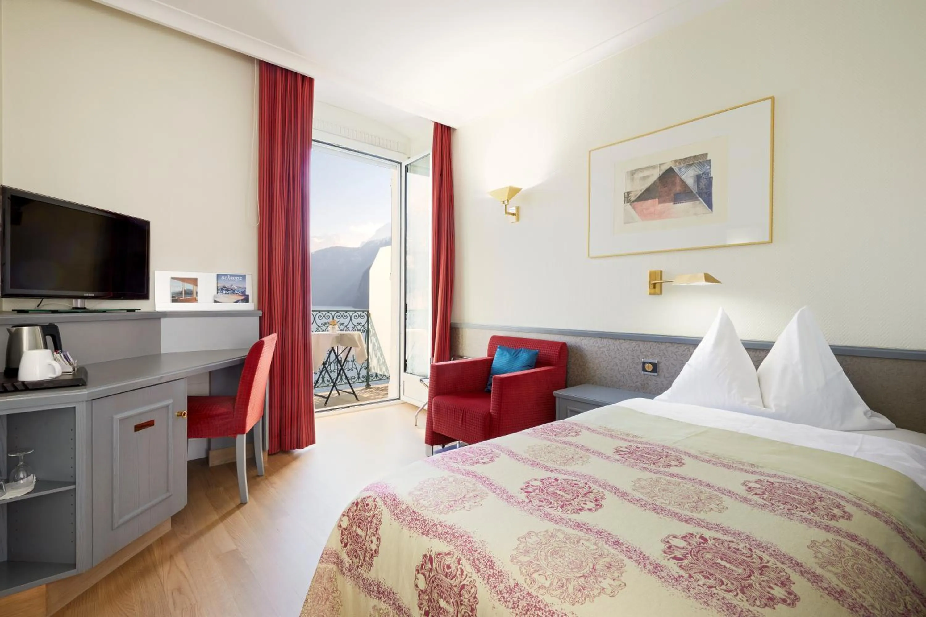 Superior Single Room with Lake View and Balcony - single occupancy in Seehotel Waldstätterhof Swiss Quality