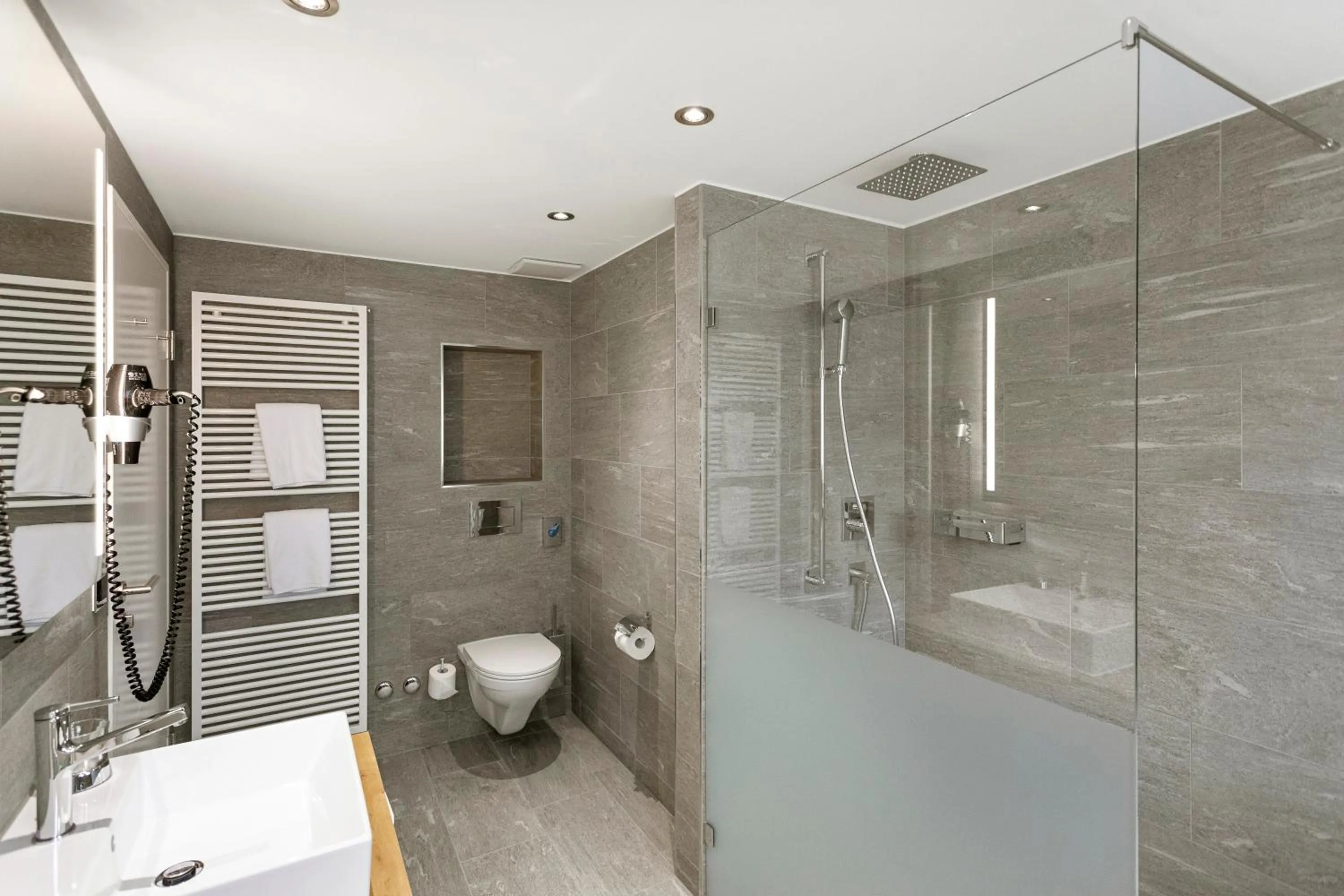 Superior Double Queen Size Room with Air Conditioning - single occupancy in ABC Swiss Quality Hotel