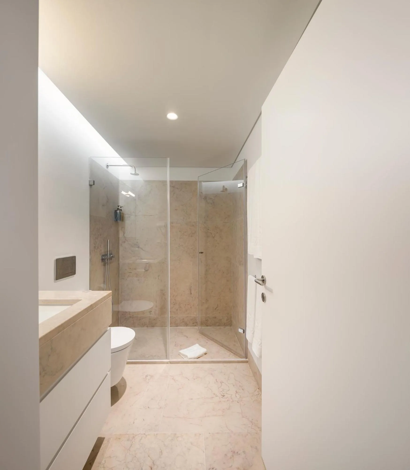 Bathroom in Lisbon Serviced Apartments - Mouraria