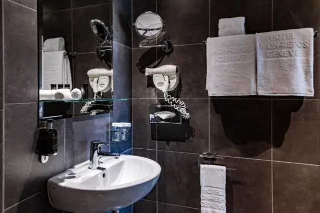 Junior Suite with Park View in Hotel Mon Repos Junior Suite with Park View in Hotel Mon Repos