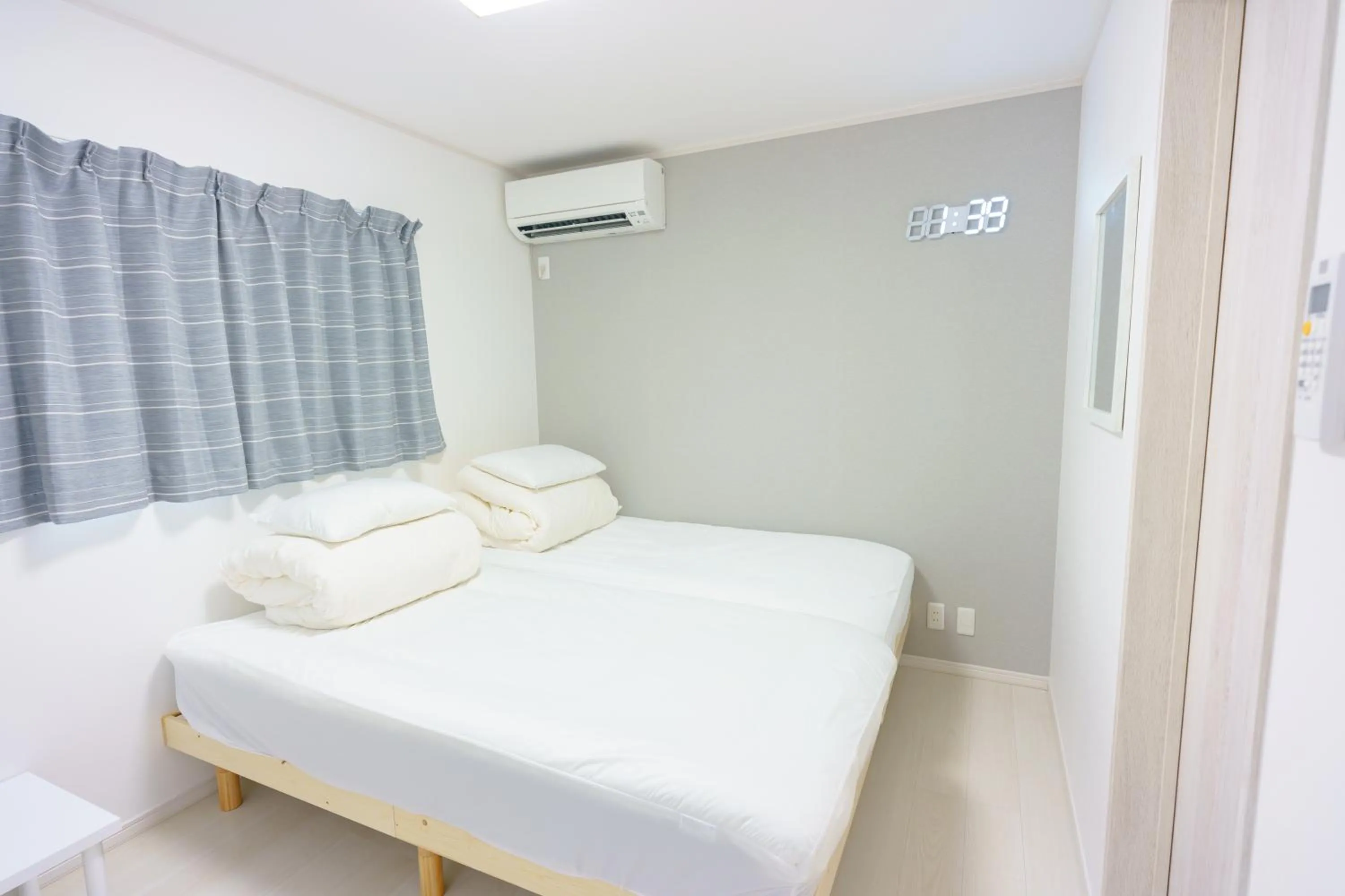 Bed in Osaka Yeon House