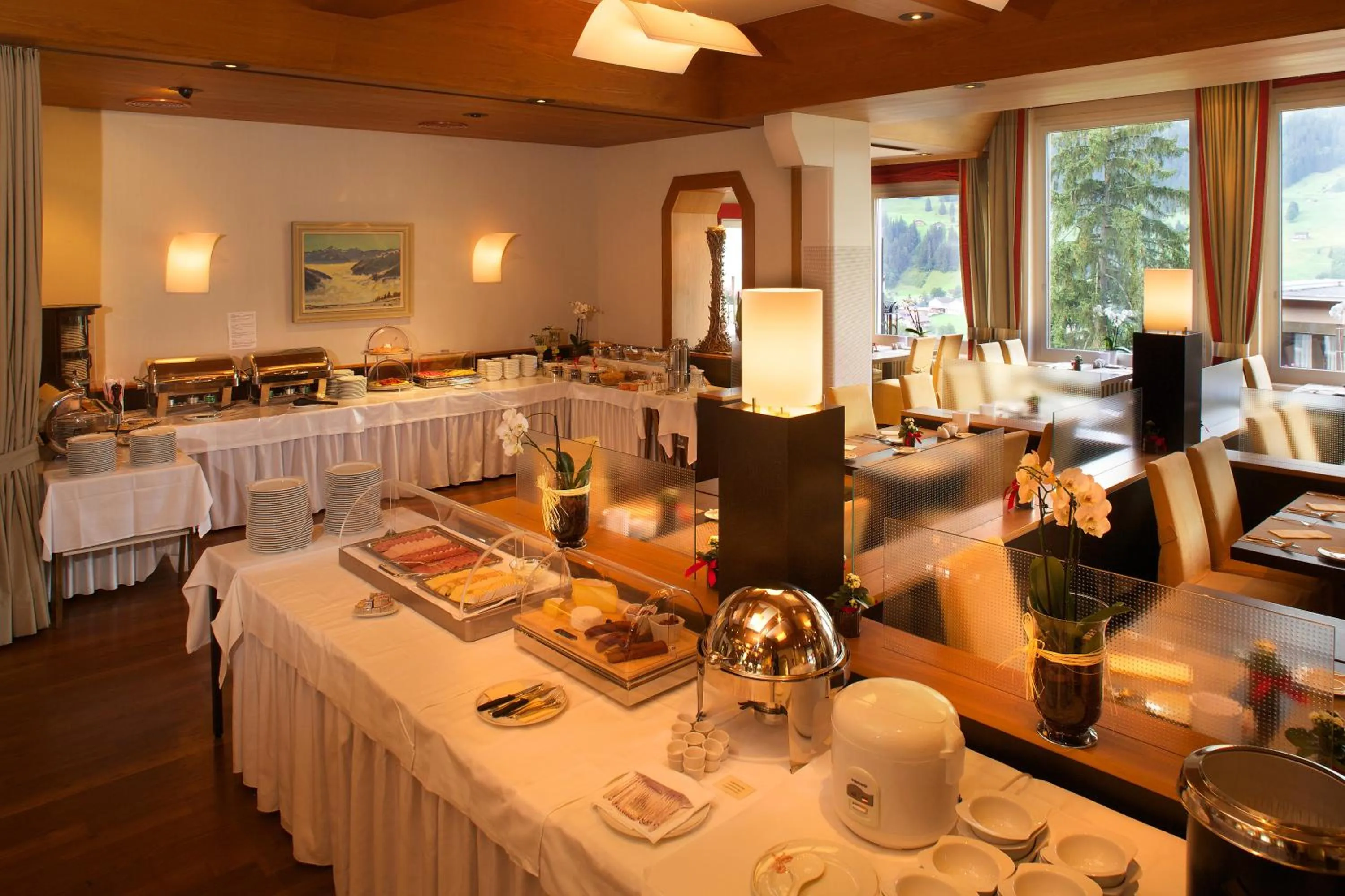 Restaurant/places to eat in Belvedere Swiss Quality Hotel