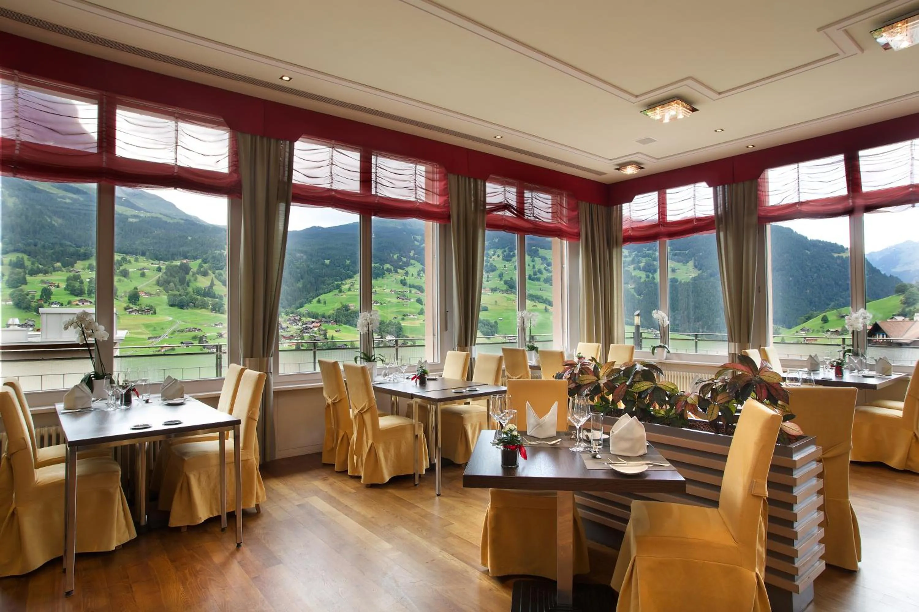 Restaurant/places to eat in Belvedere Swiss Quality Hotel