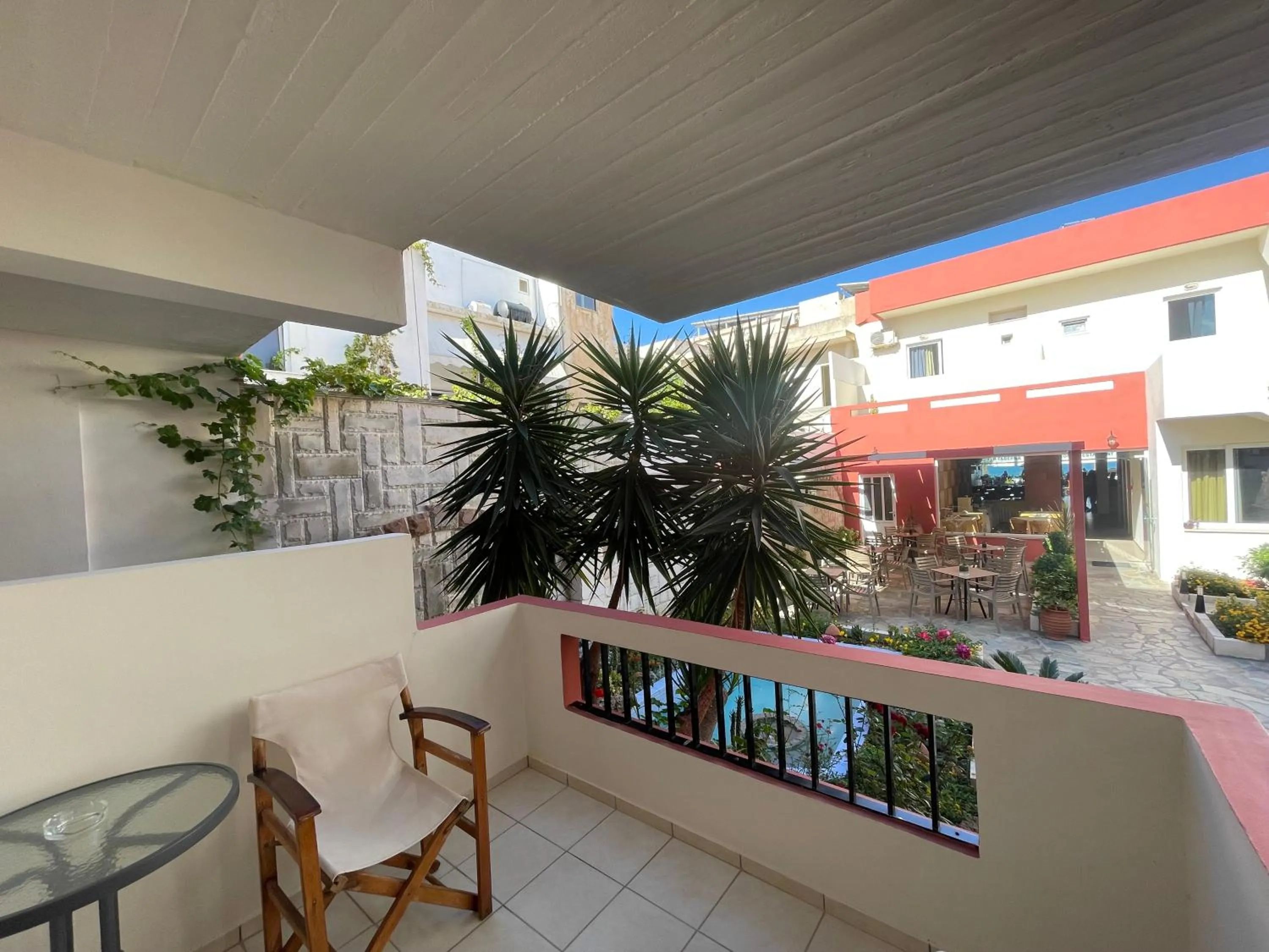 Property building in Flisvos