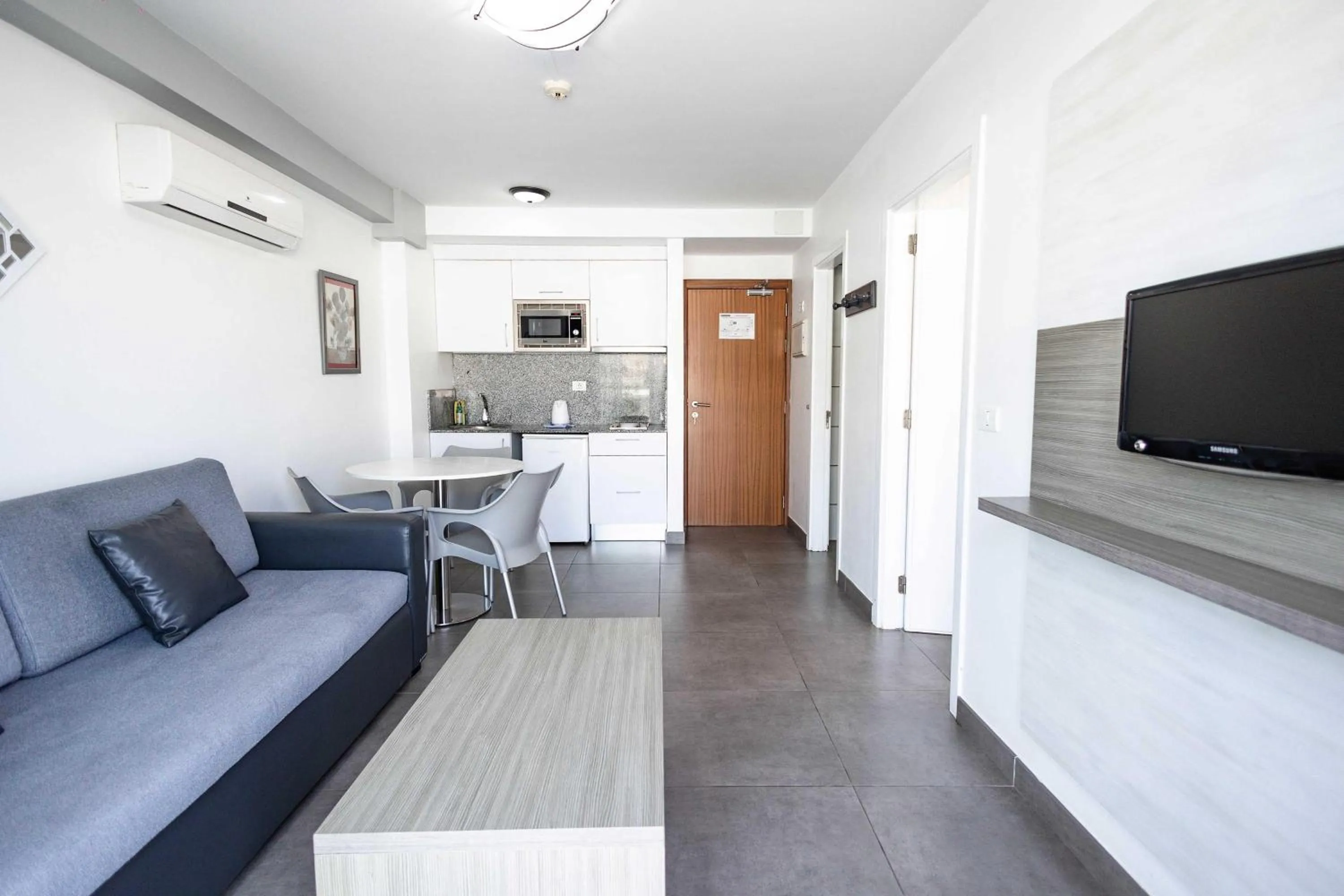 Photo of the whole room in Servatur Castillo de Sol