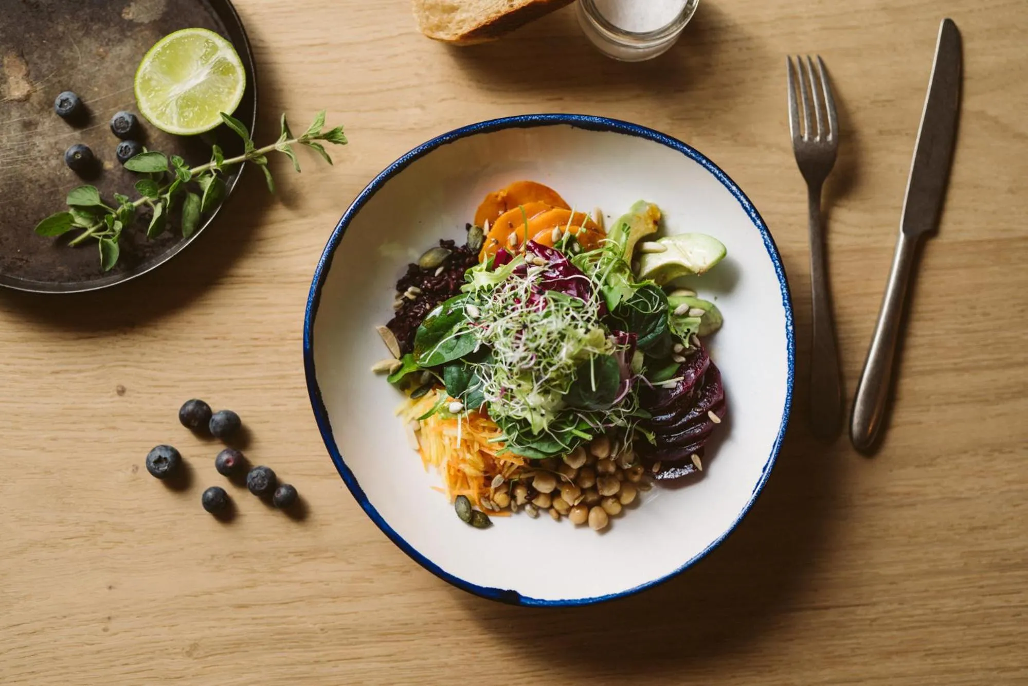 Restaurant/places to eat in The HEY HOTEL