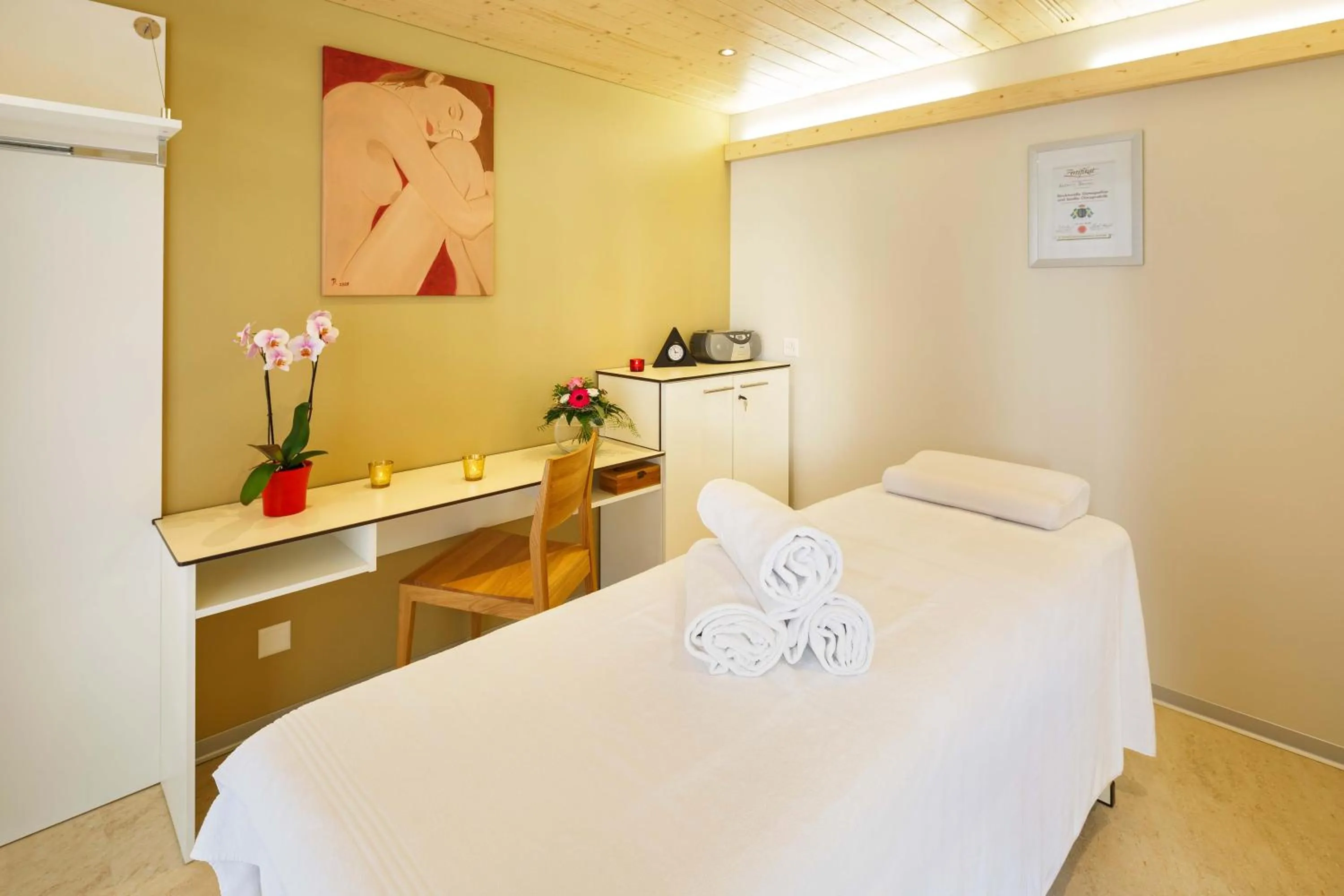 Spa and wellness centre/facilities, Bed in Hotel Metropole Interlaken