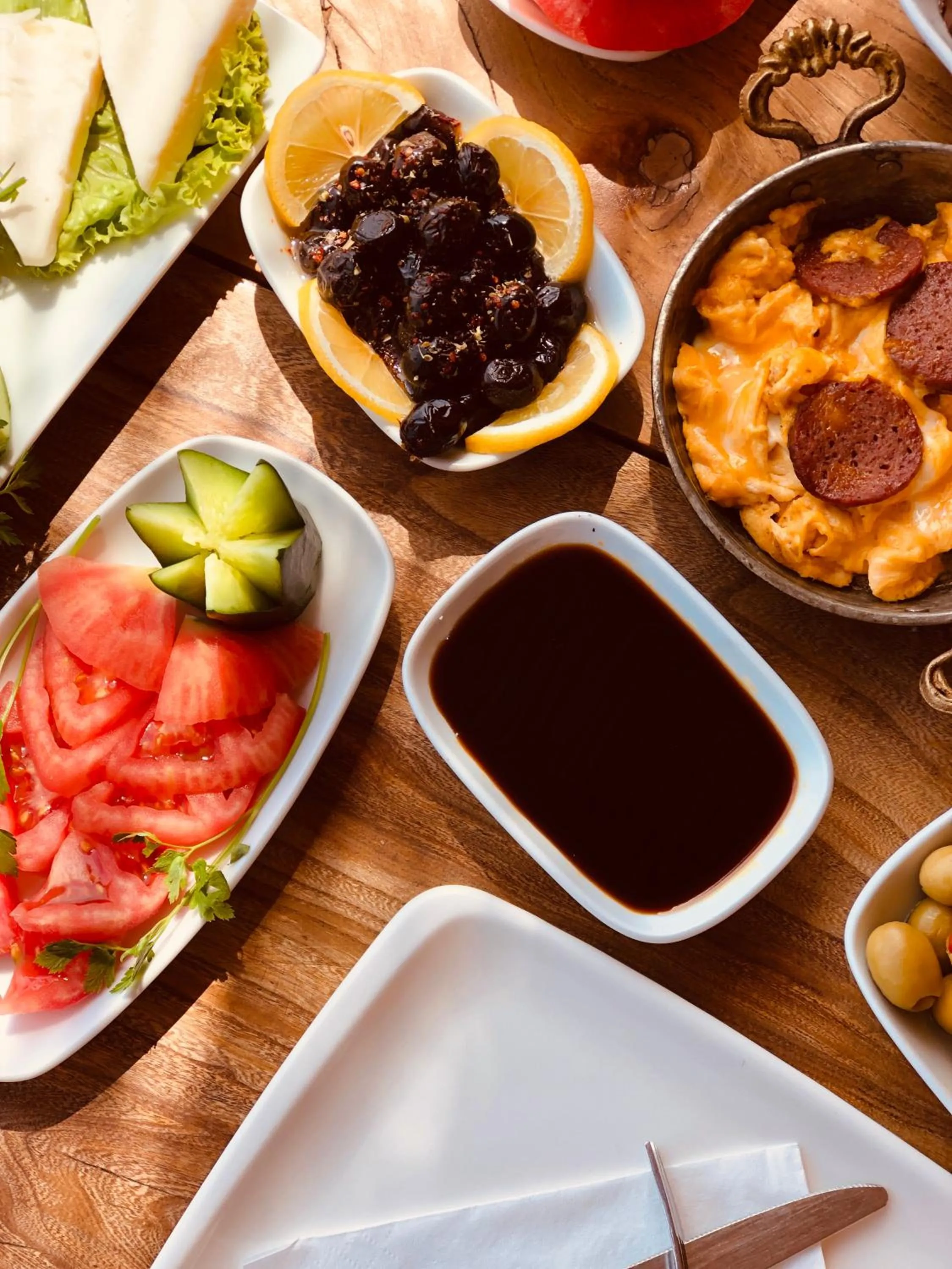 Food and drinks in Green Pine Bungalows & Beach Luxury Concept