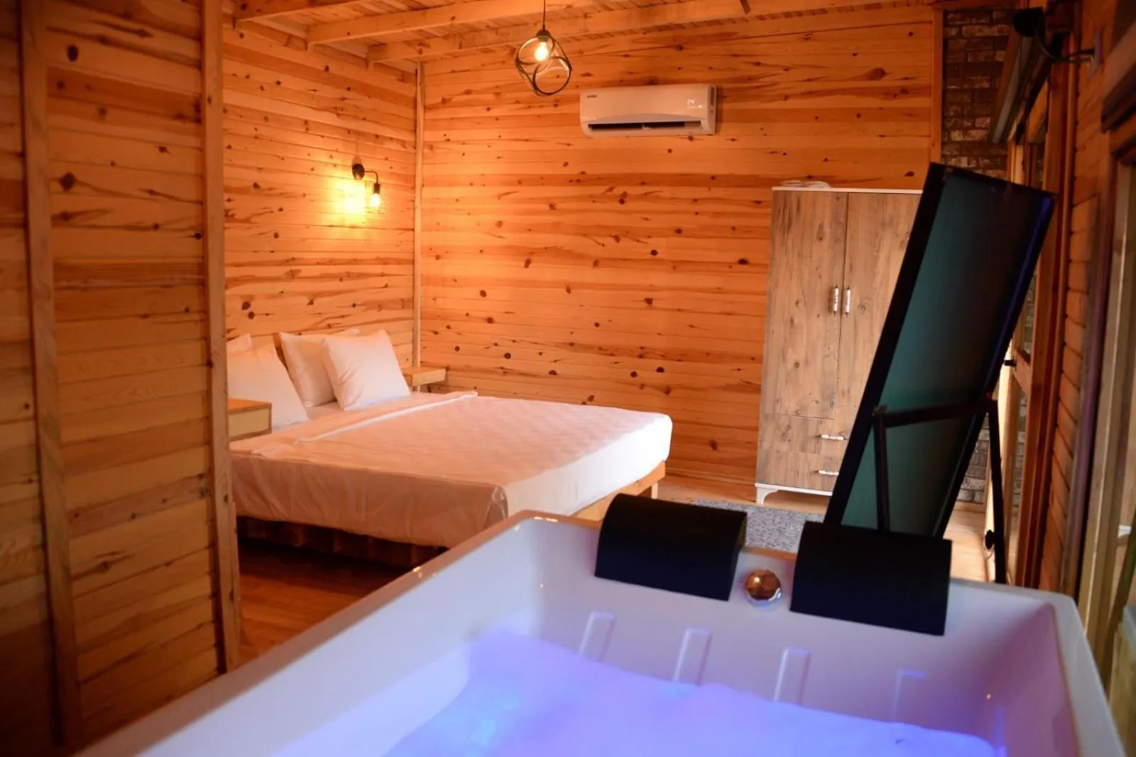 Green Pine Bungalows & Beach Luxury Concept