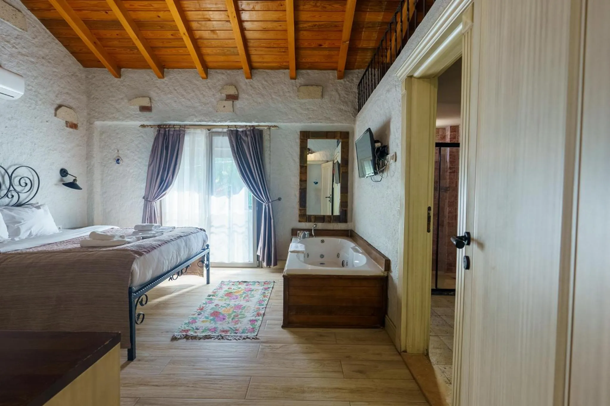 Bed in Alaçatı Aura Plus