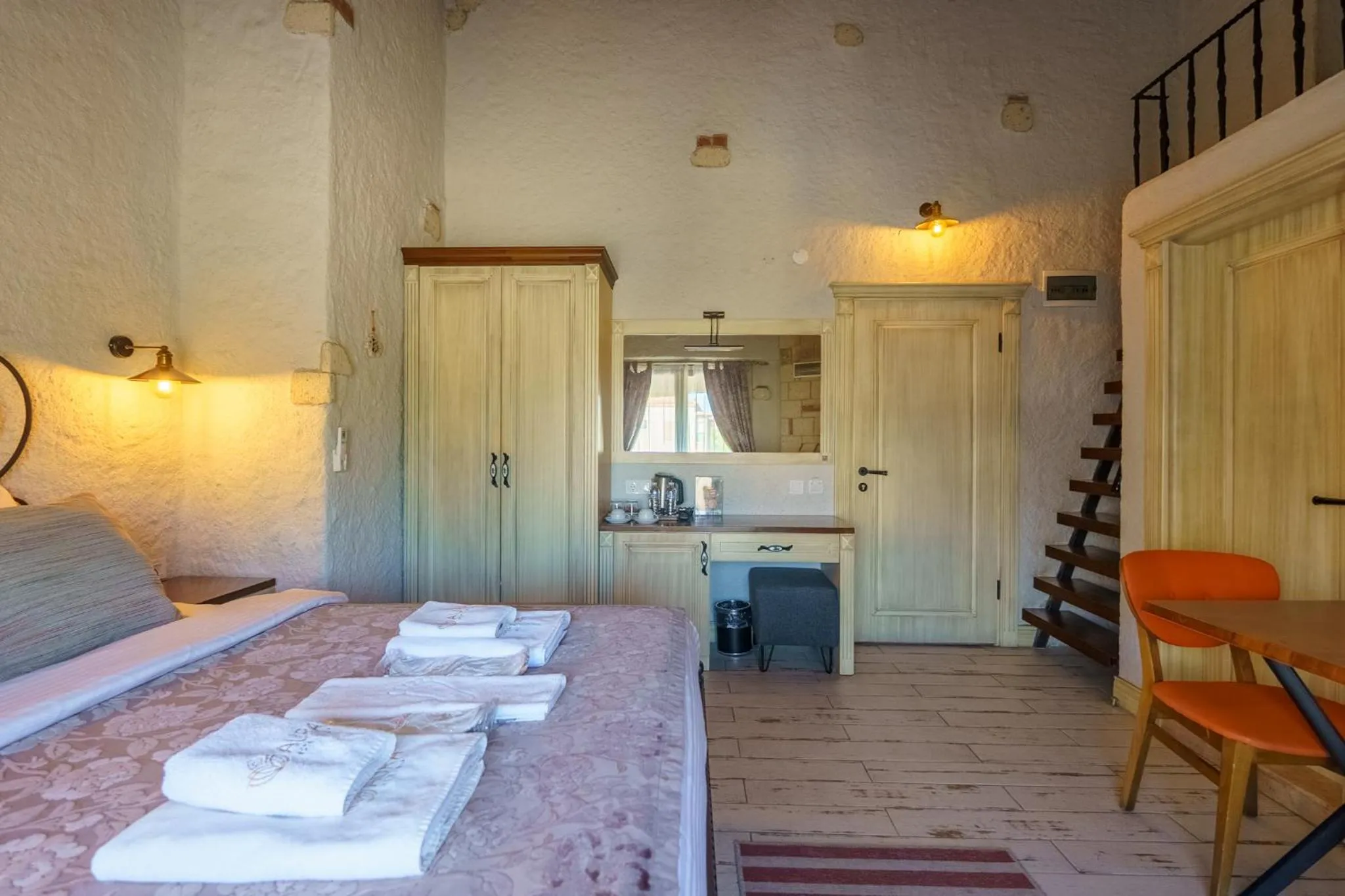 Bed in Alaçatı Aura Plus