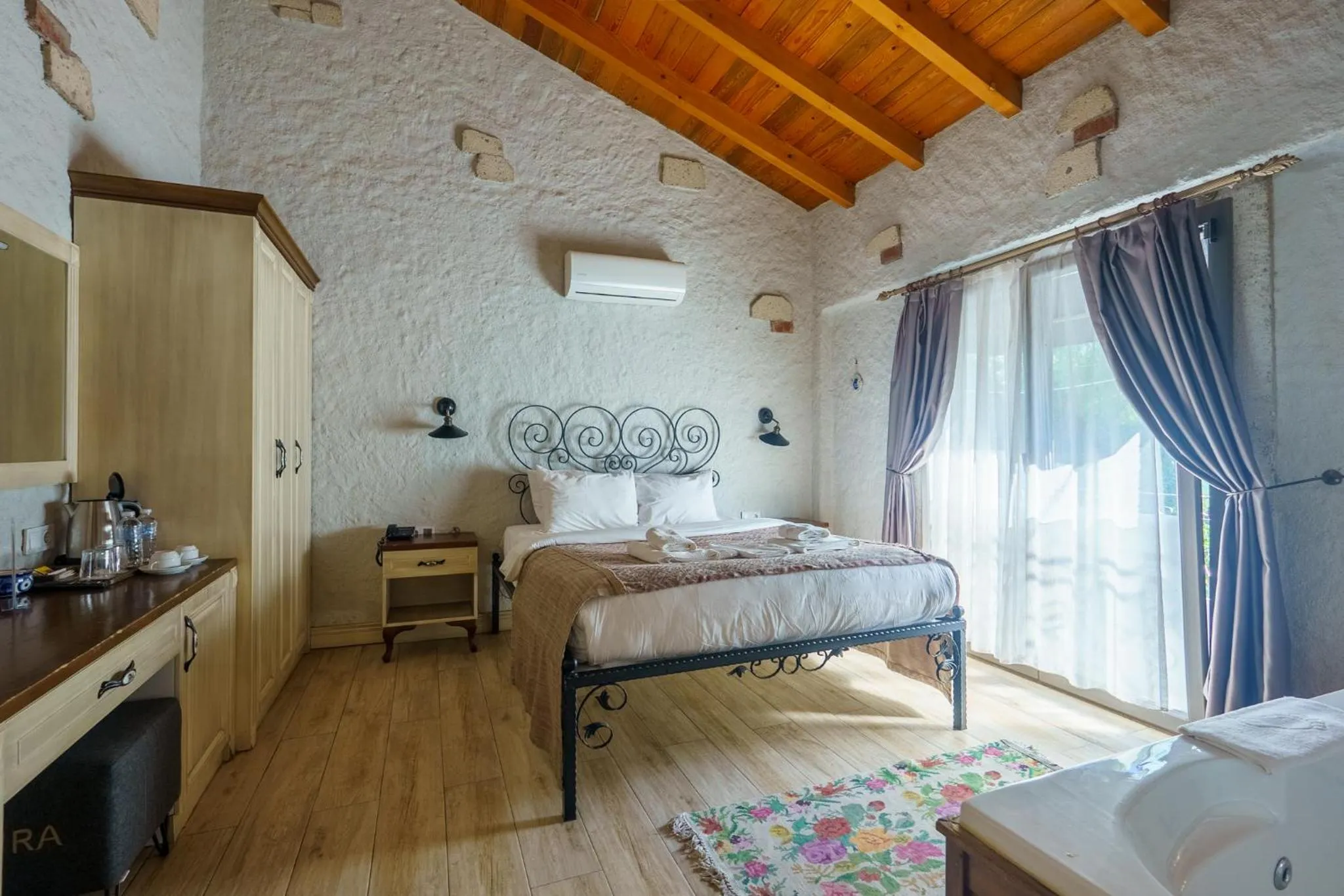 Bed in Alaçatı Aura Plus