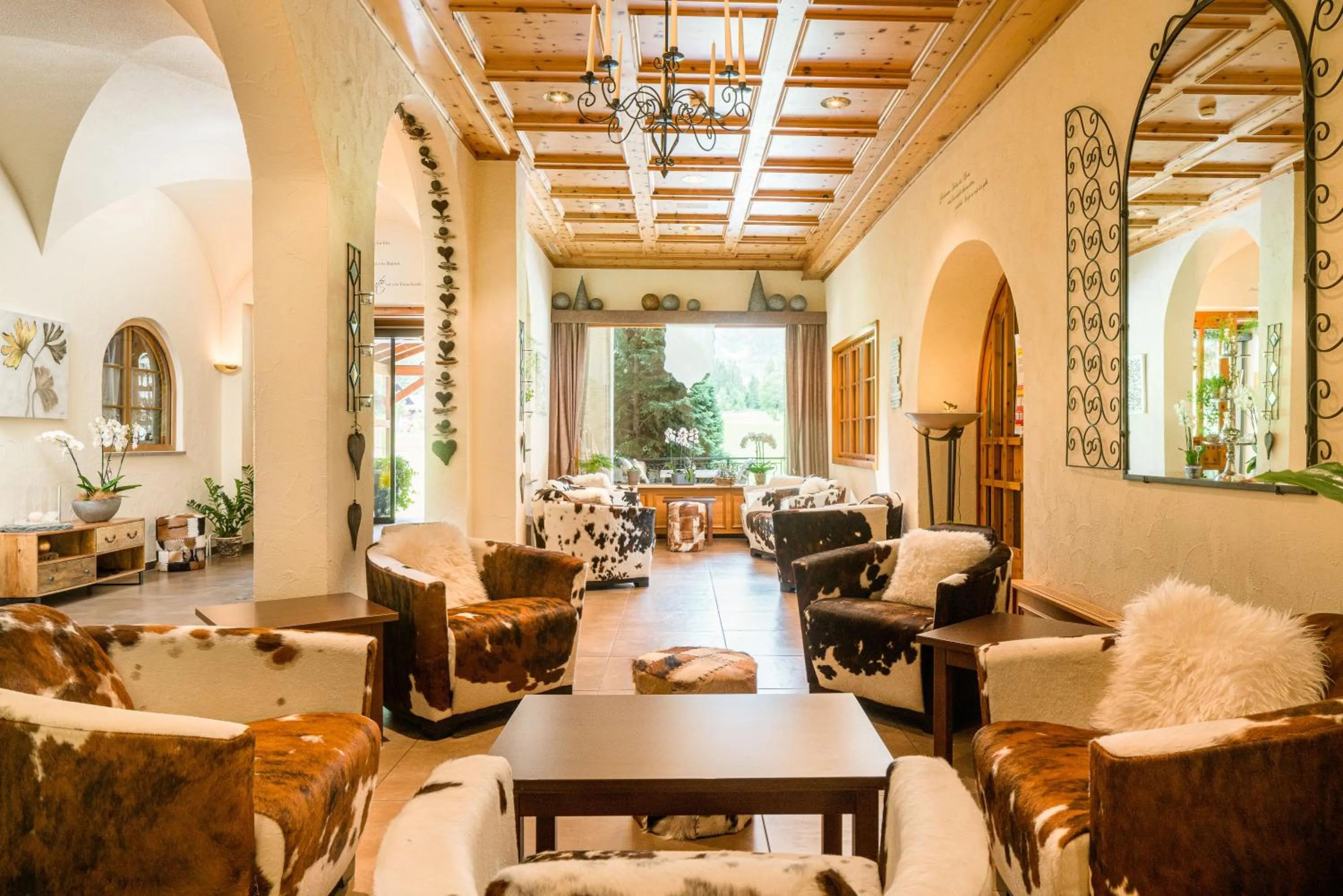 Lobby or reception in Bernerhof Swiss Quality Hotel