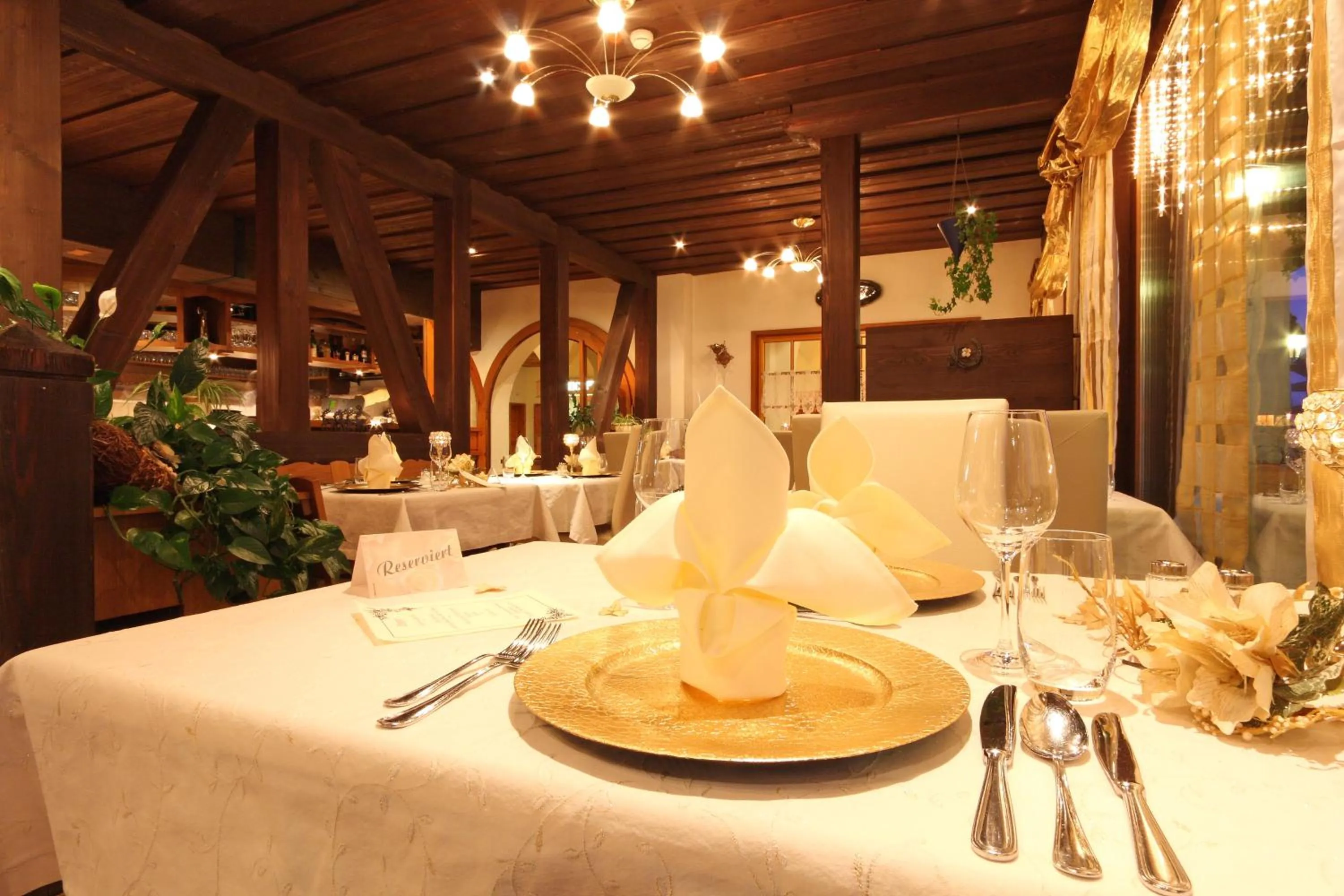 Restaurant/places to eat in Bernerhof Swiss Quality Hotel