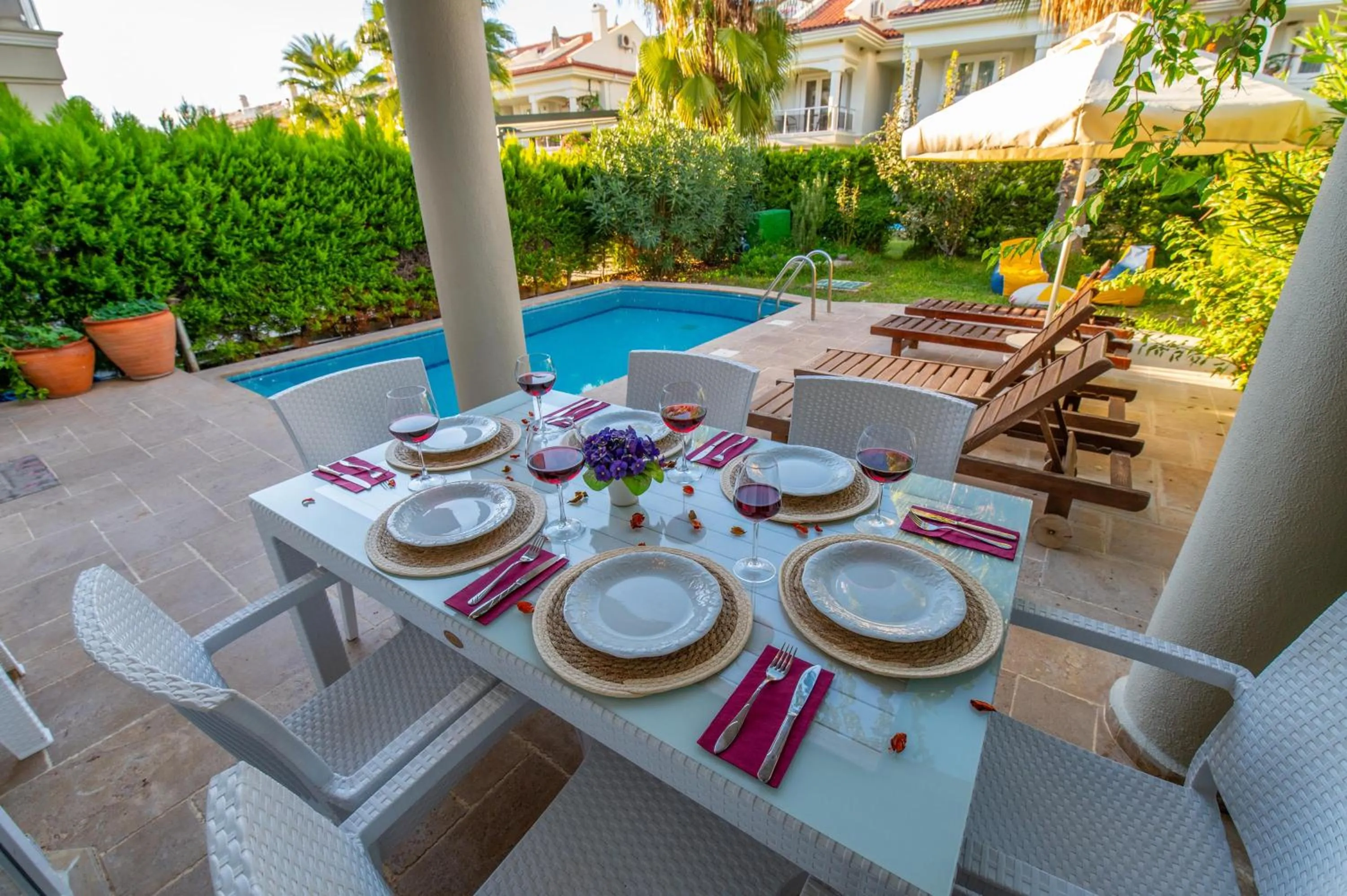 Dining area in Sunset Beach Resort Aqua Lettings