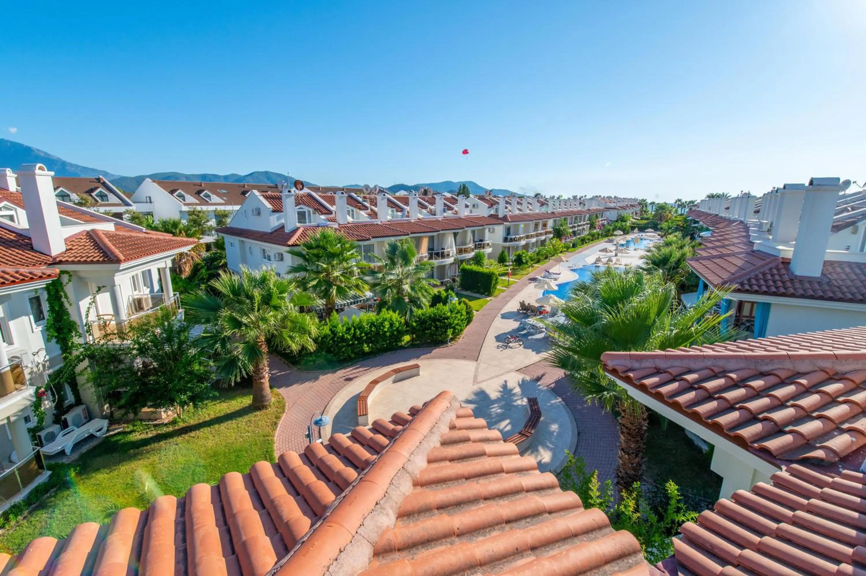 Property building in Sunset Beach Resort Aqua Lettings