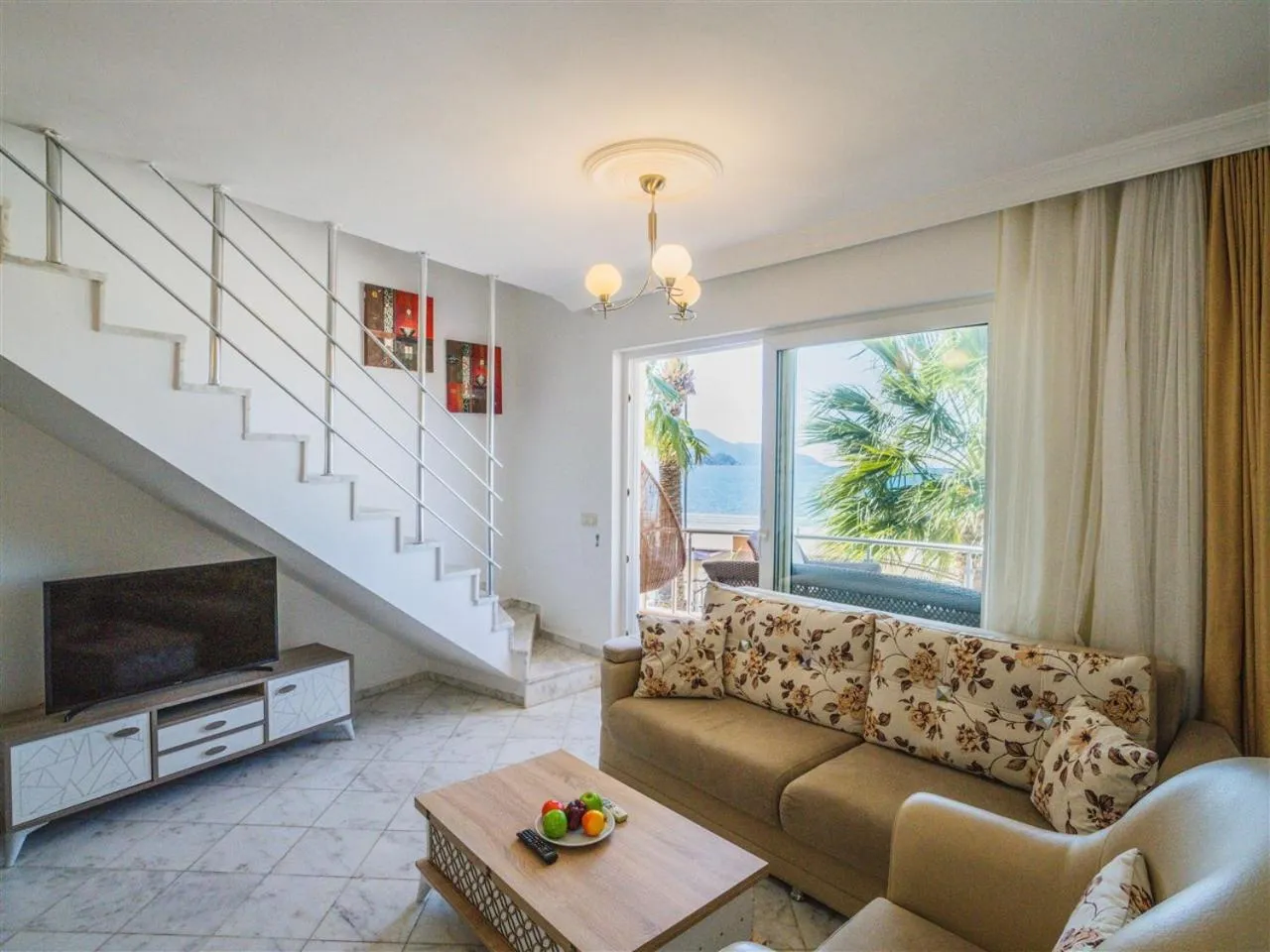 TV and multimedia in Sunset Beach Resort Aqua Lettings