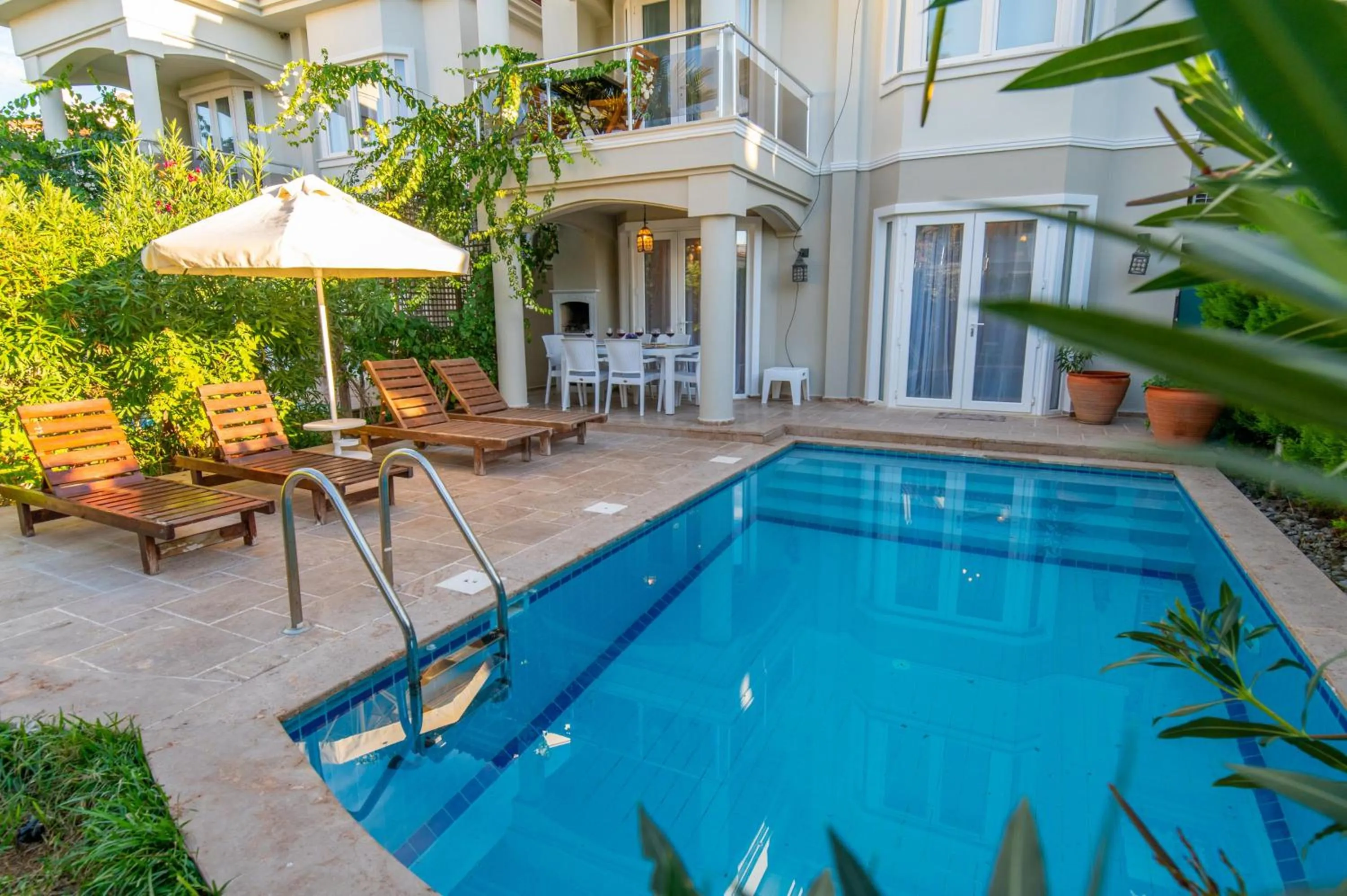 Property building in Sunset Beach Resort Aqua Lettings