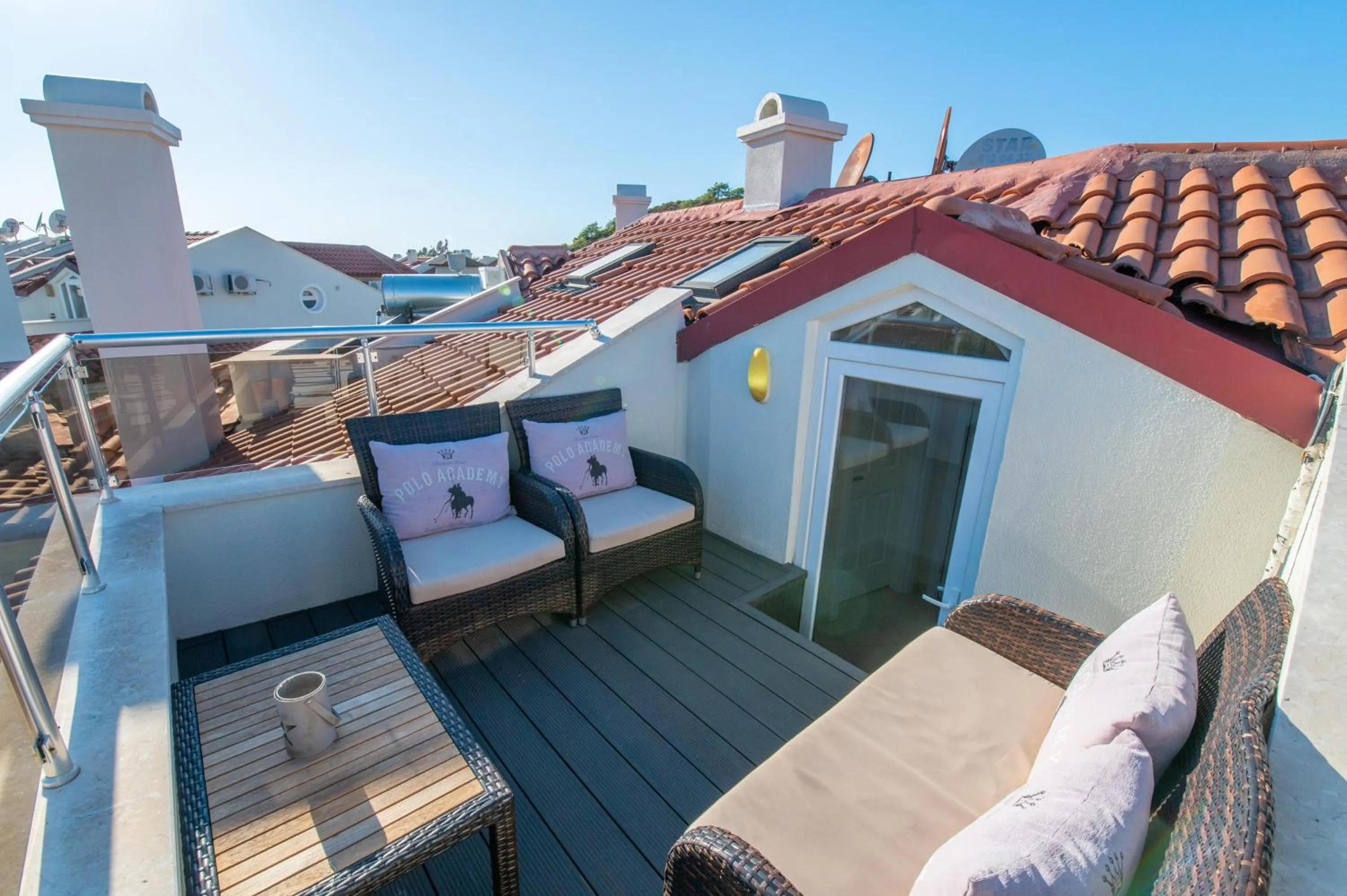 Property building in Sunset Beach Resort Aqua Lettings