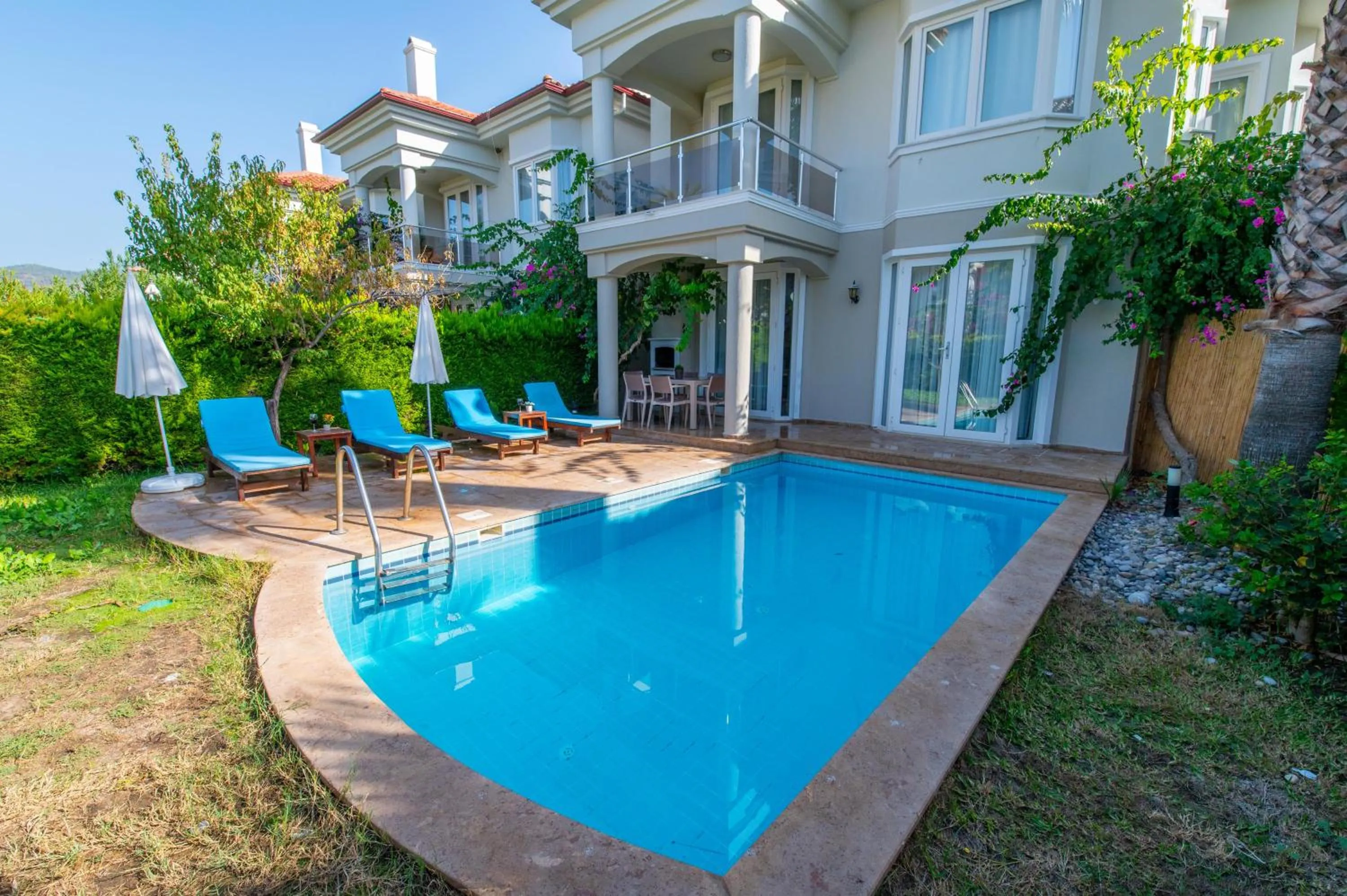 Property building in Sunset Beach Resort Aqua Lettings