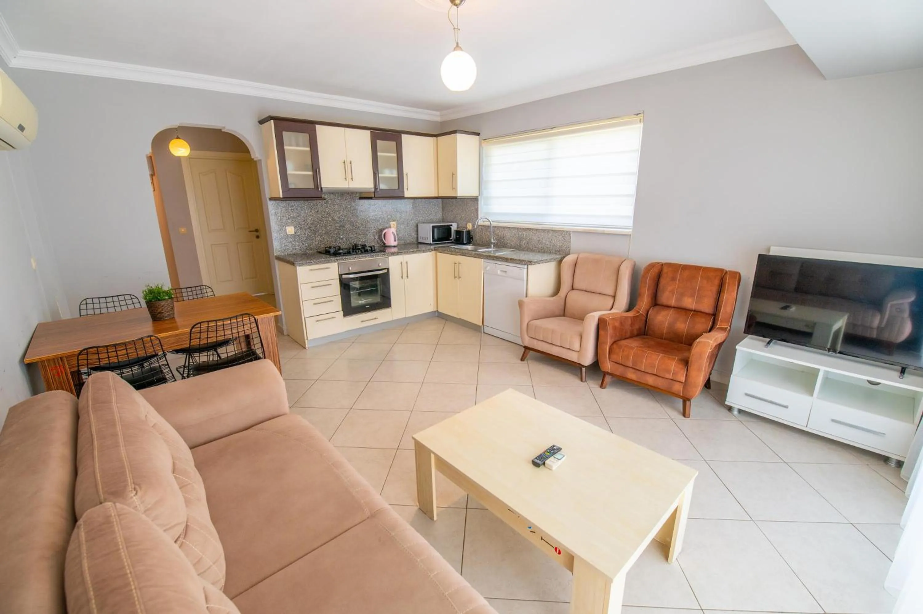 TV and multimedia in Sunset Beach Resort Aqua Lettings