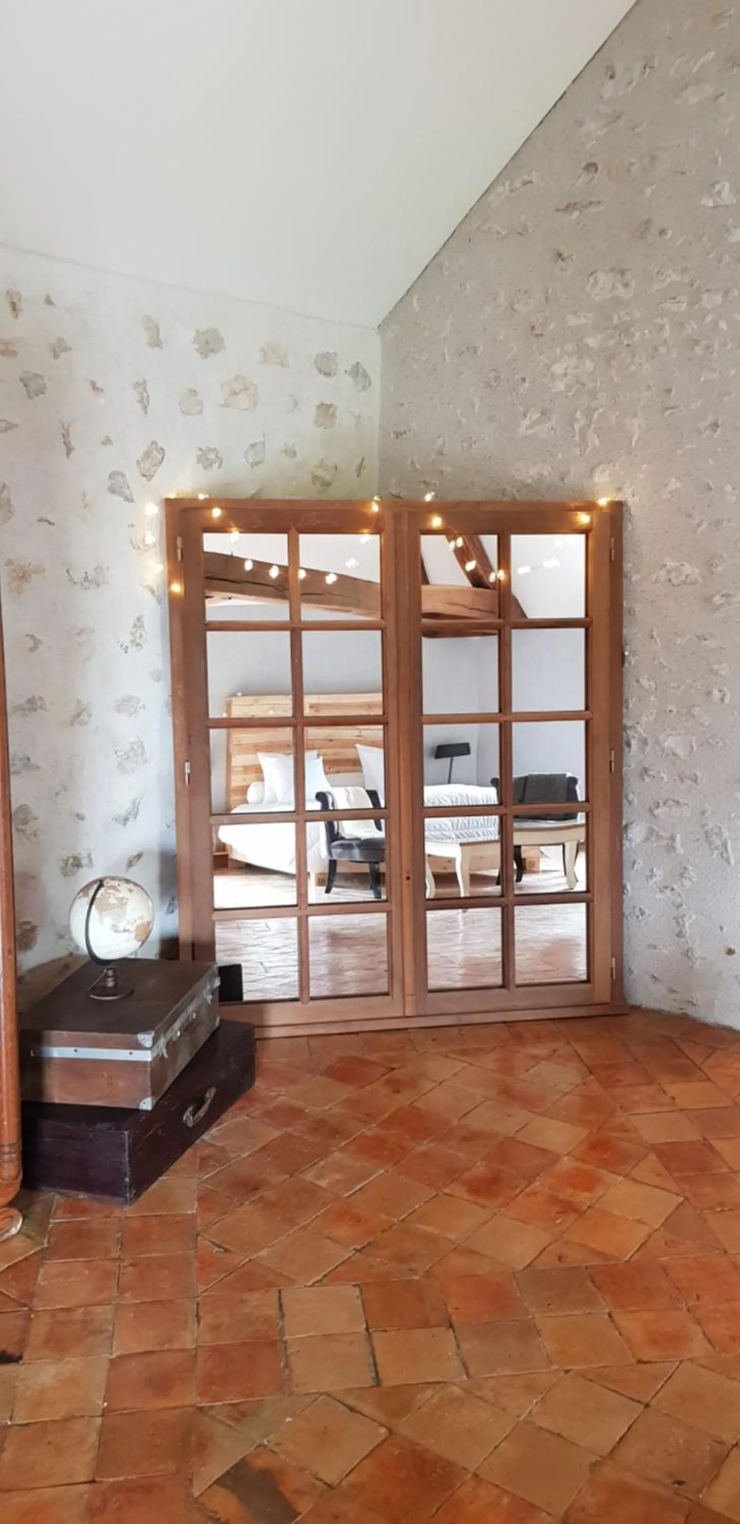 Photo of the whole room in La Maison Josnes de Mady