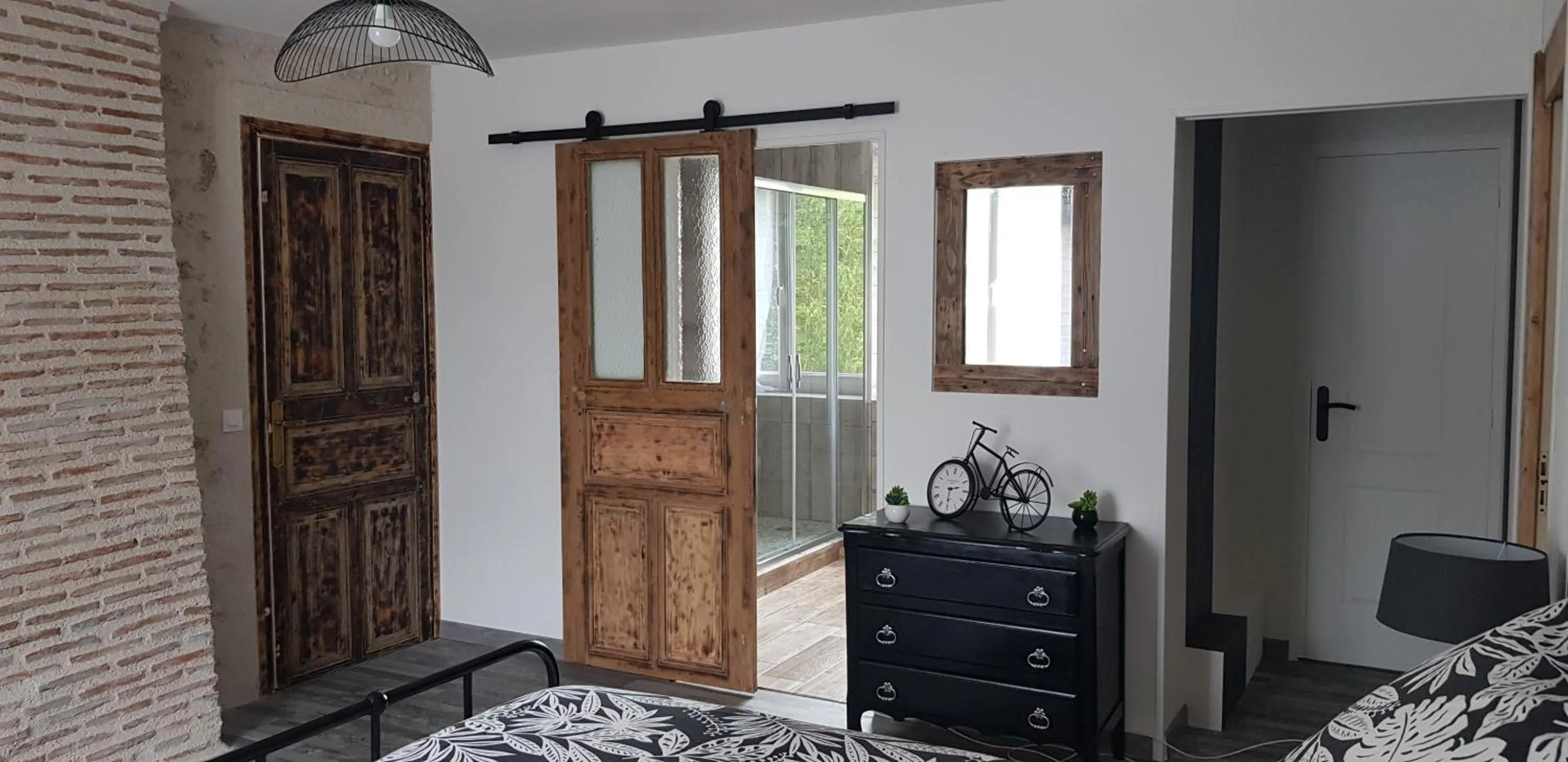 Photo of the whole room in La Maison Josnes de Mady