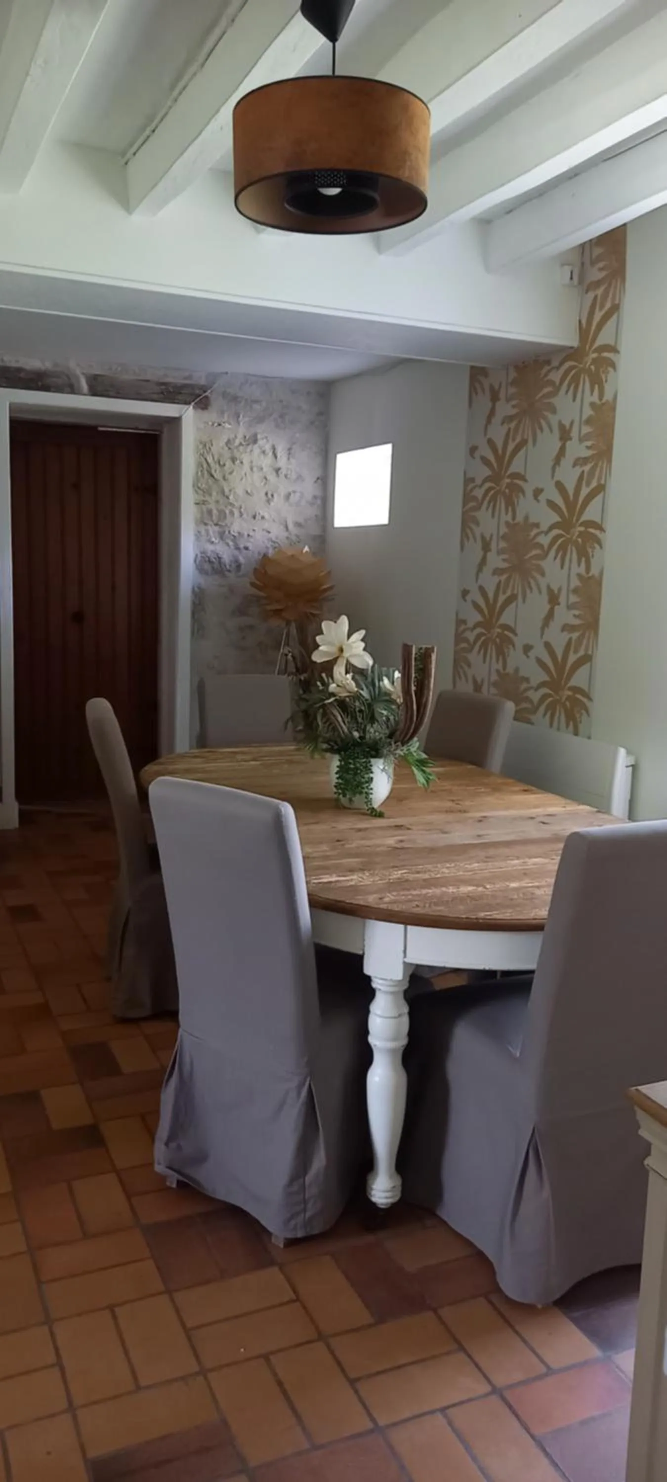 Dining area in La Maison Josnes de Mady