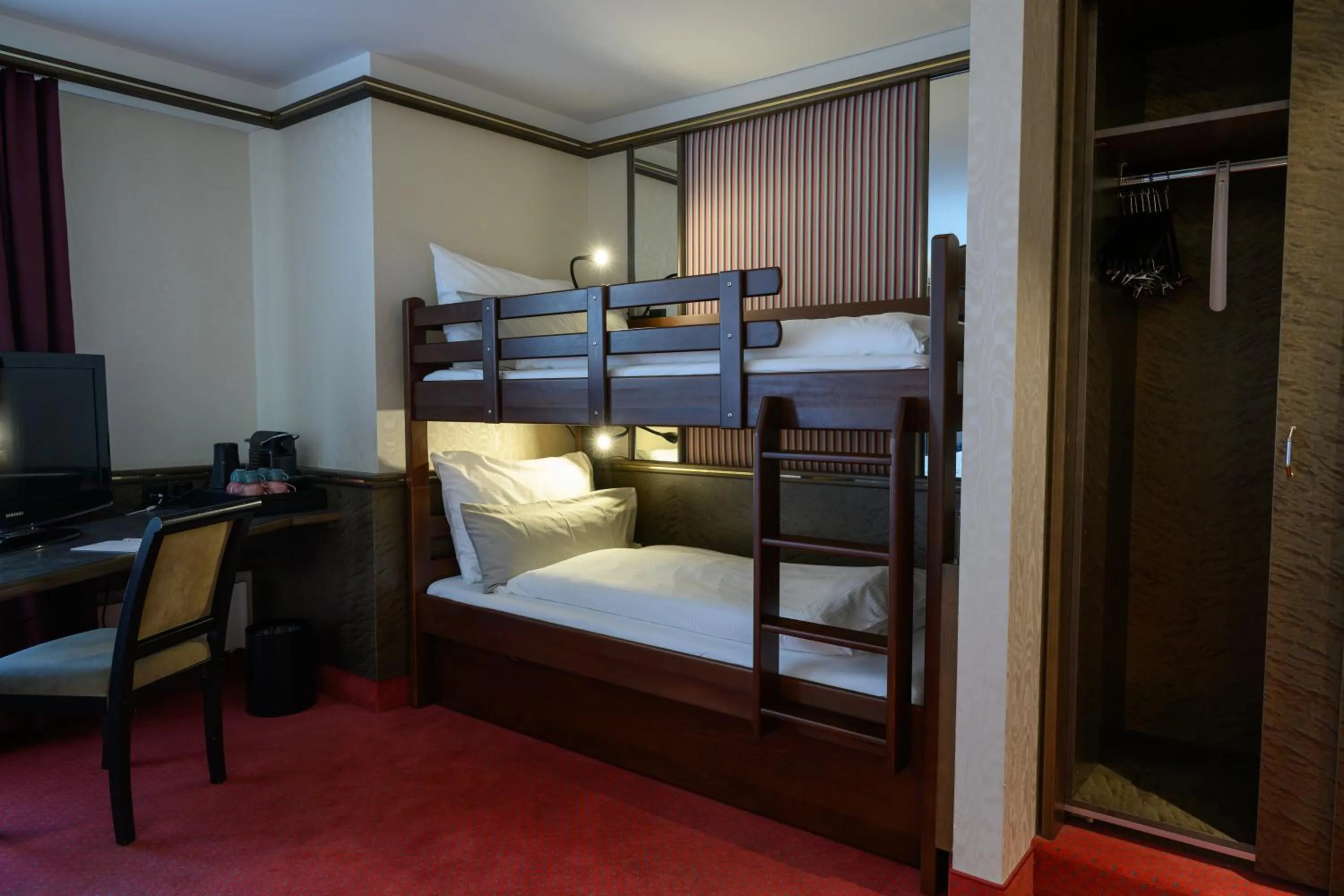 Bed in Hotel Monopol Luzern