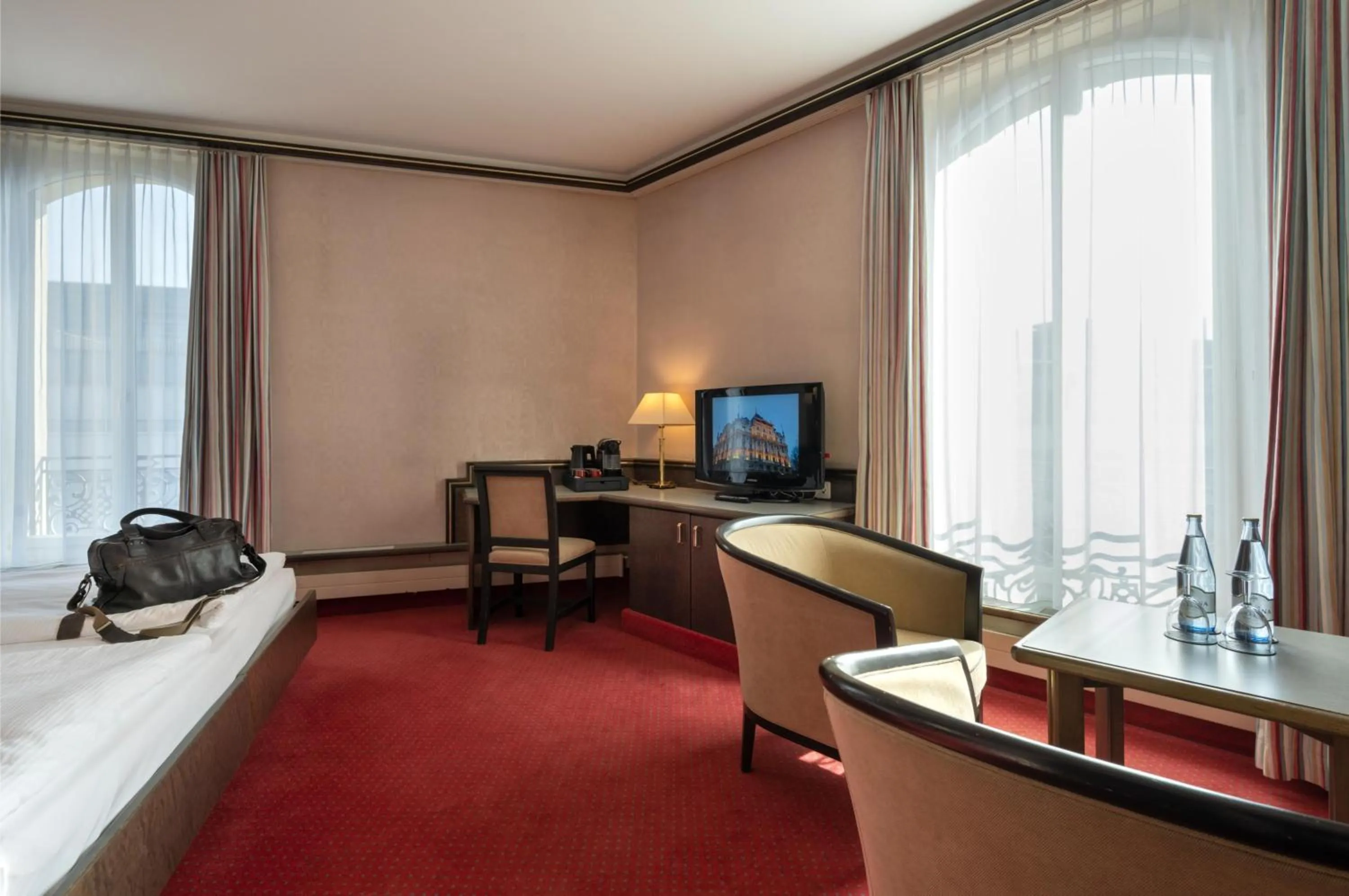 Photo of the whole room in Hotel Monopol Luzern