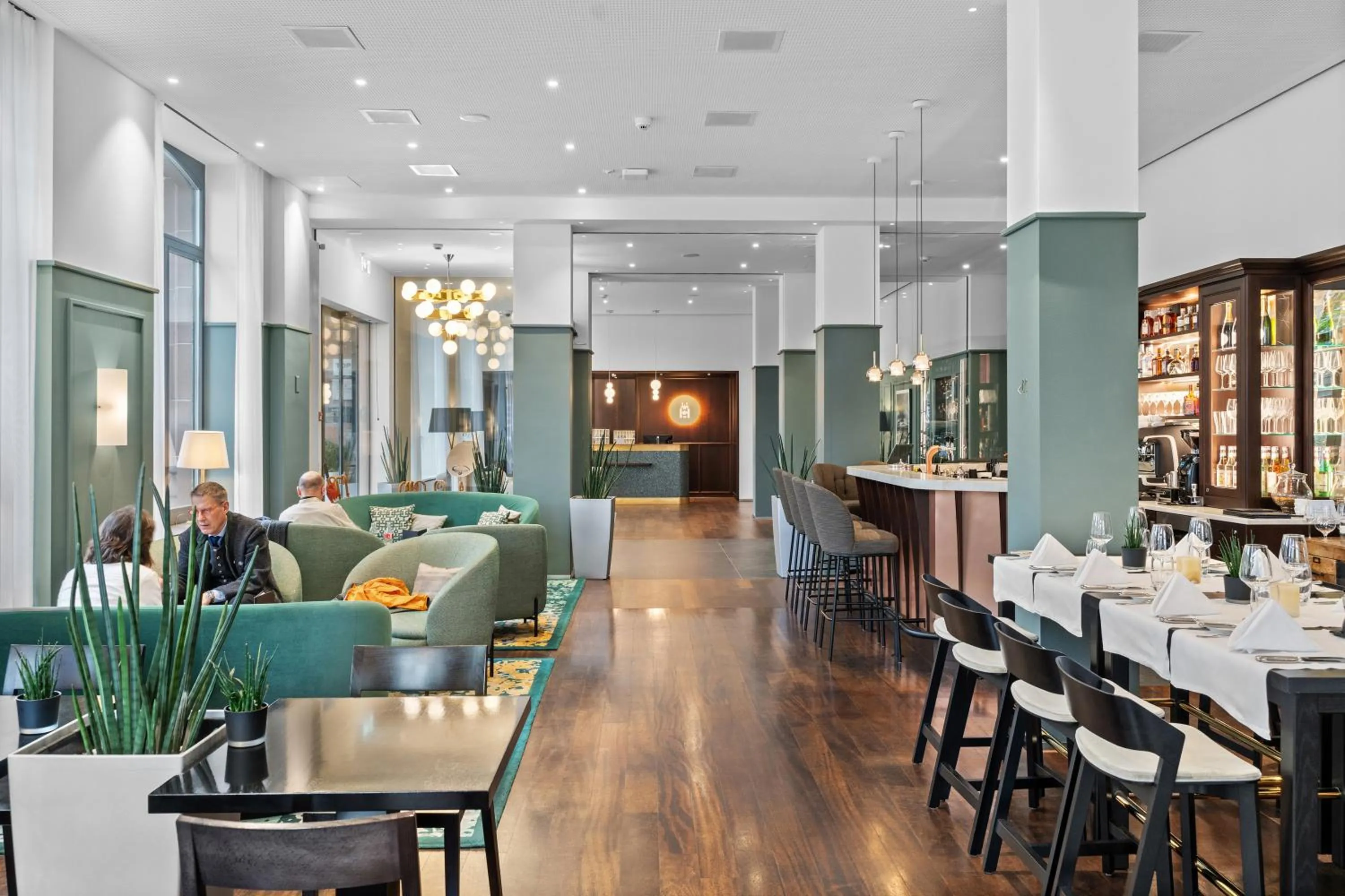 Food and drinks in Waldstätterhof Swiss Quality Hotel