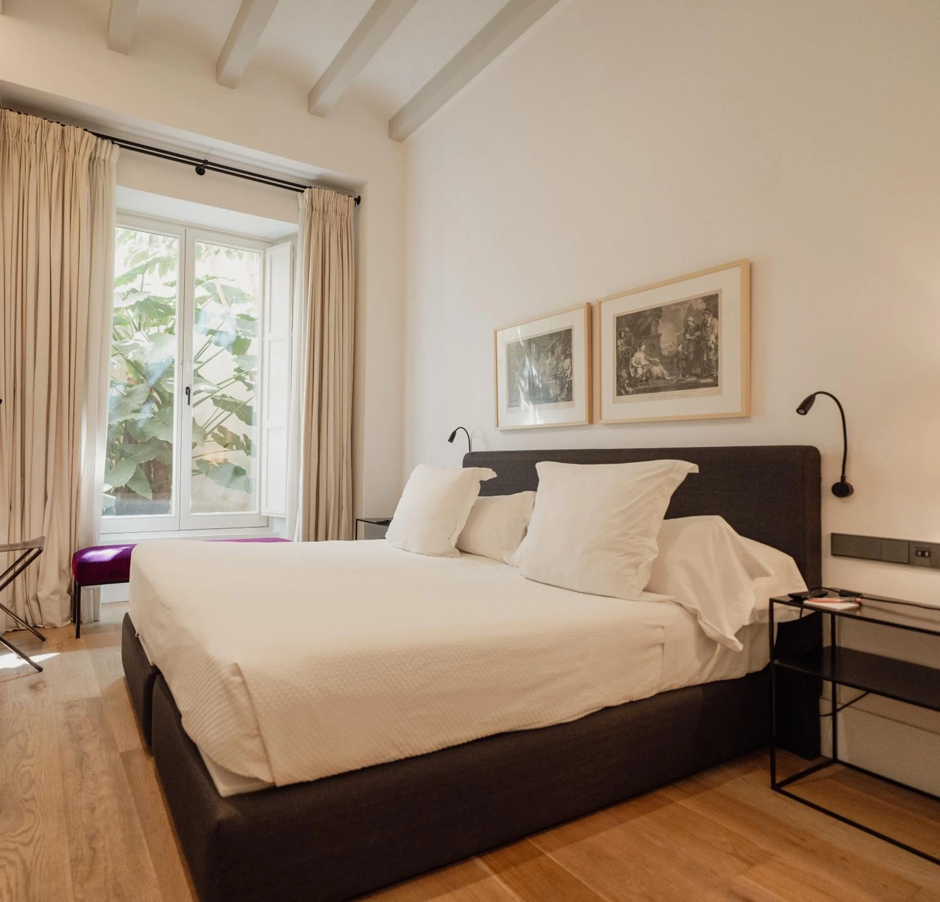 Bedroom, Bed in Hotel Bodega Tio Pepe