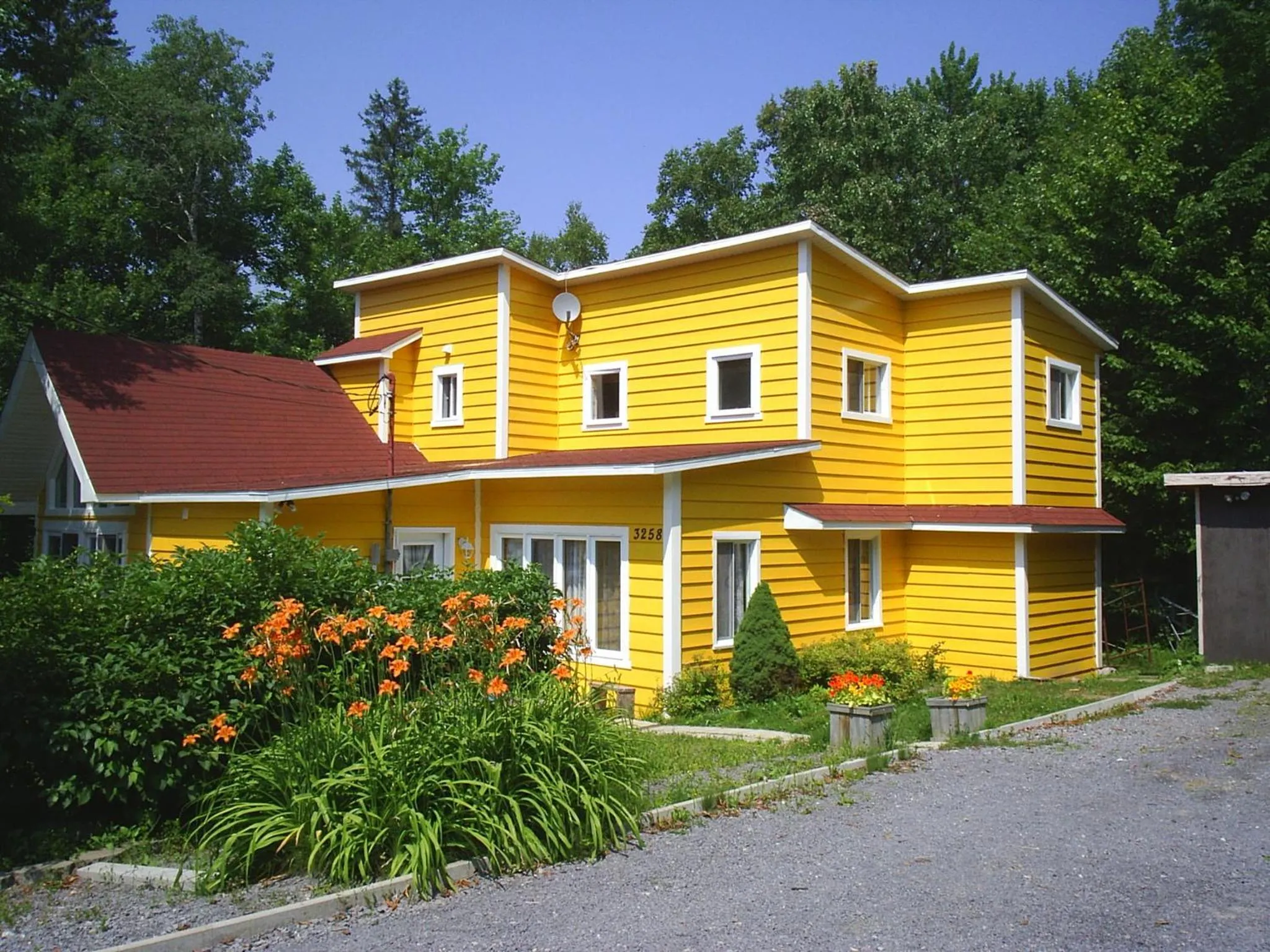 Facade/entrance in Chez Lulu et Lutin