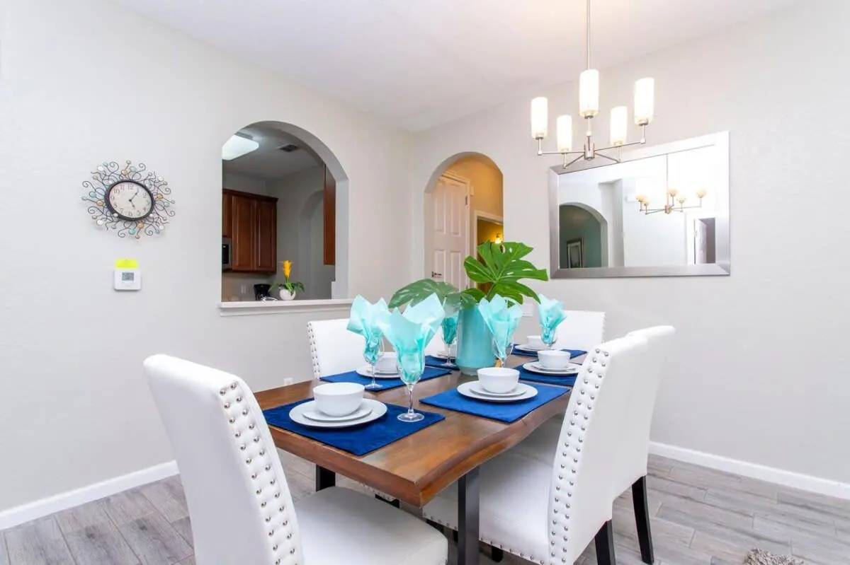 Magnificent 2 Bedroom Apartment Vista Cay Resort 107