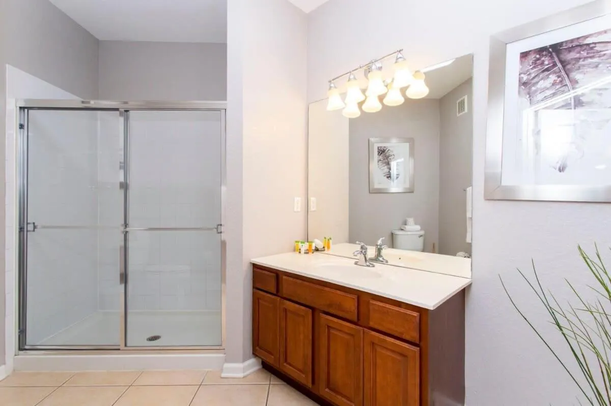 Magnificent 2 Bedroom Apartment Vista Cay Resort 107