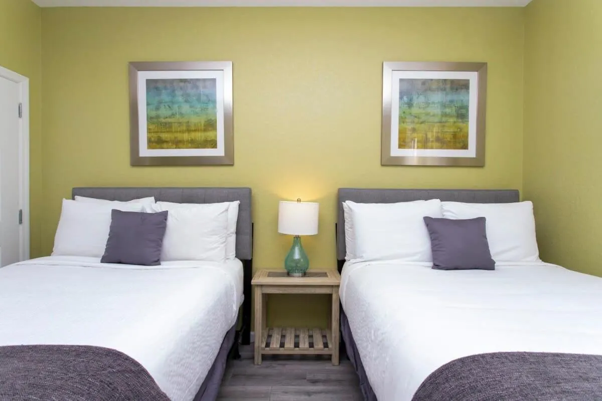 Magnificent 2 Bedroom Apartment Vista Cay Resort 107