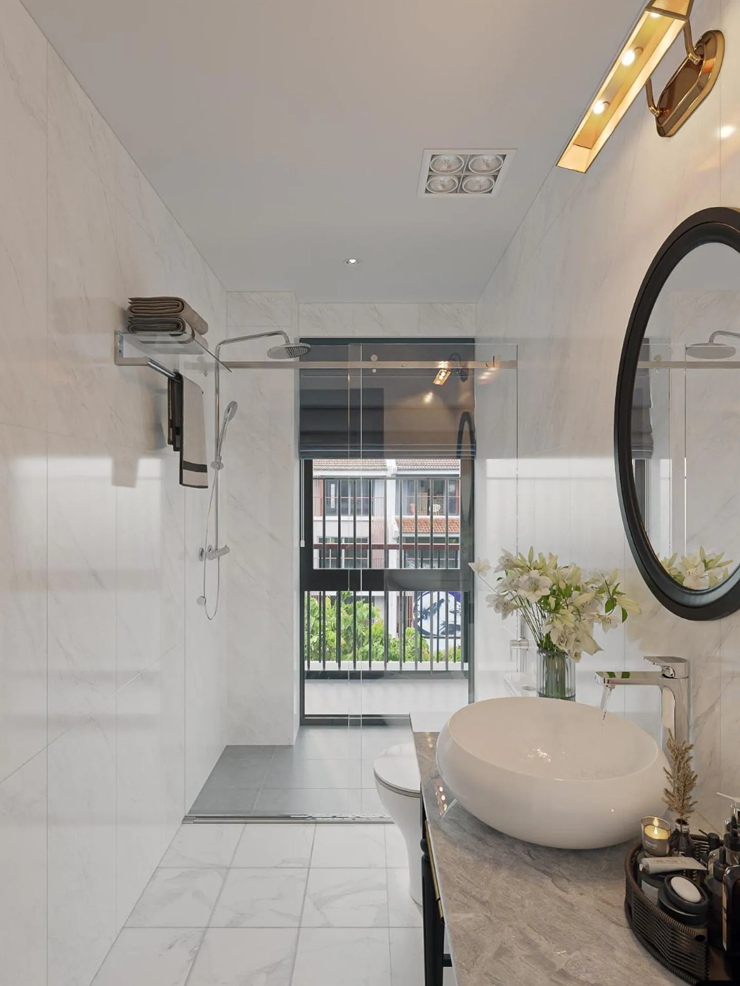 Shower in Luna Oriental