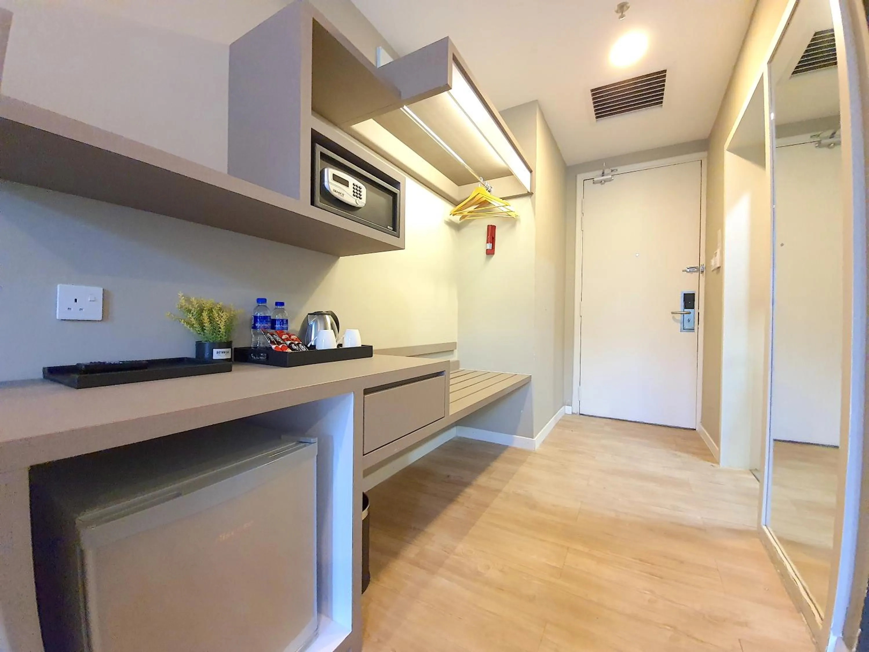 Coffee/tea facilities in Empire Damansara Hotel Suites by Beestay