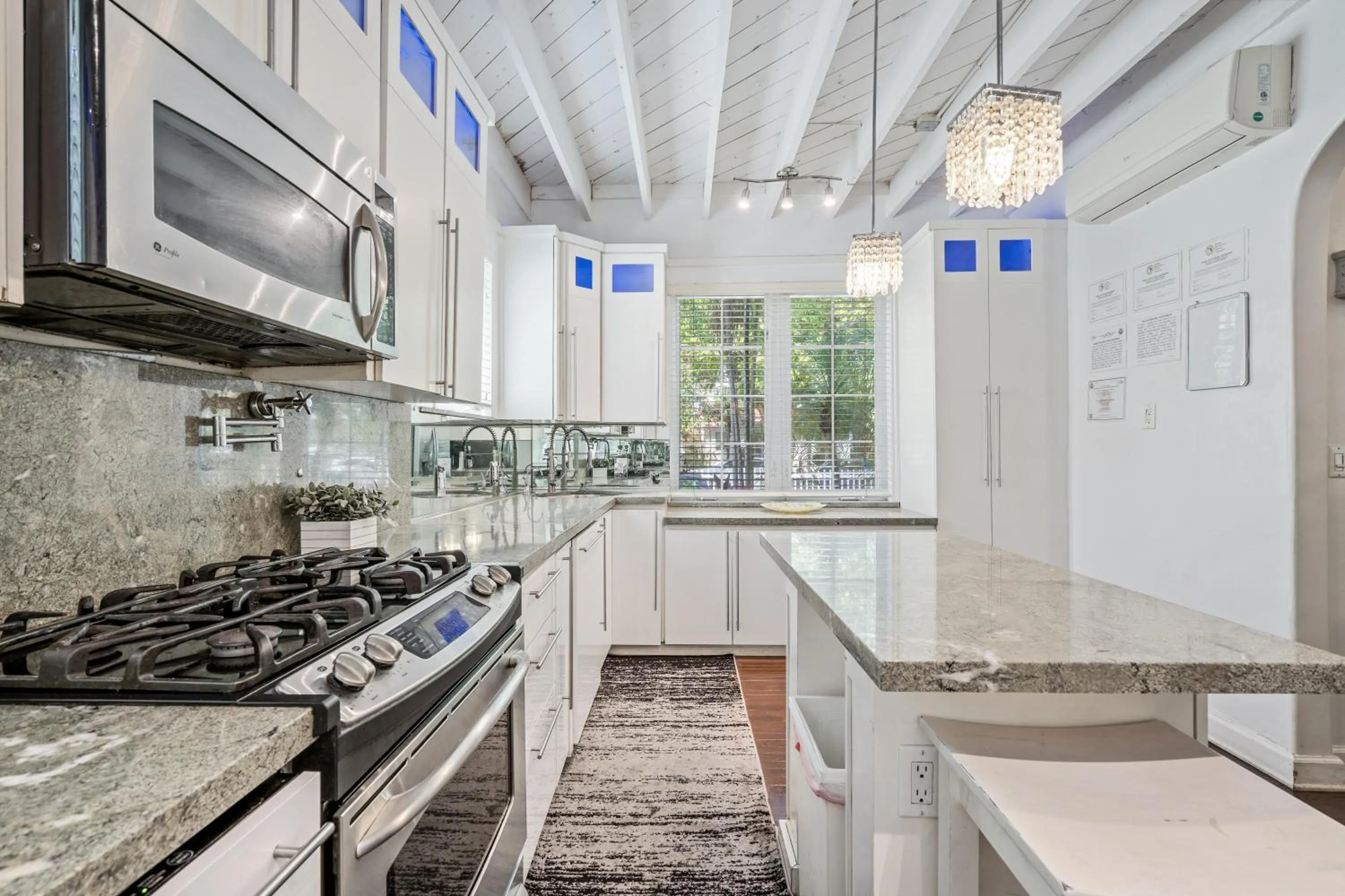 kitchen in villa venezia bb