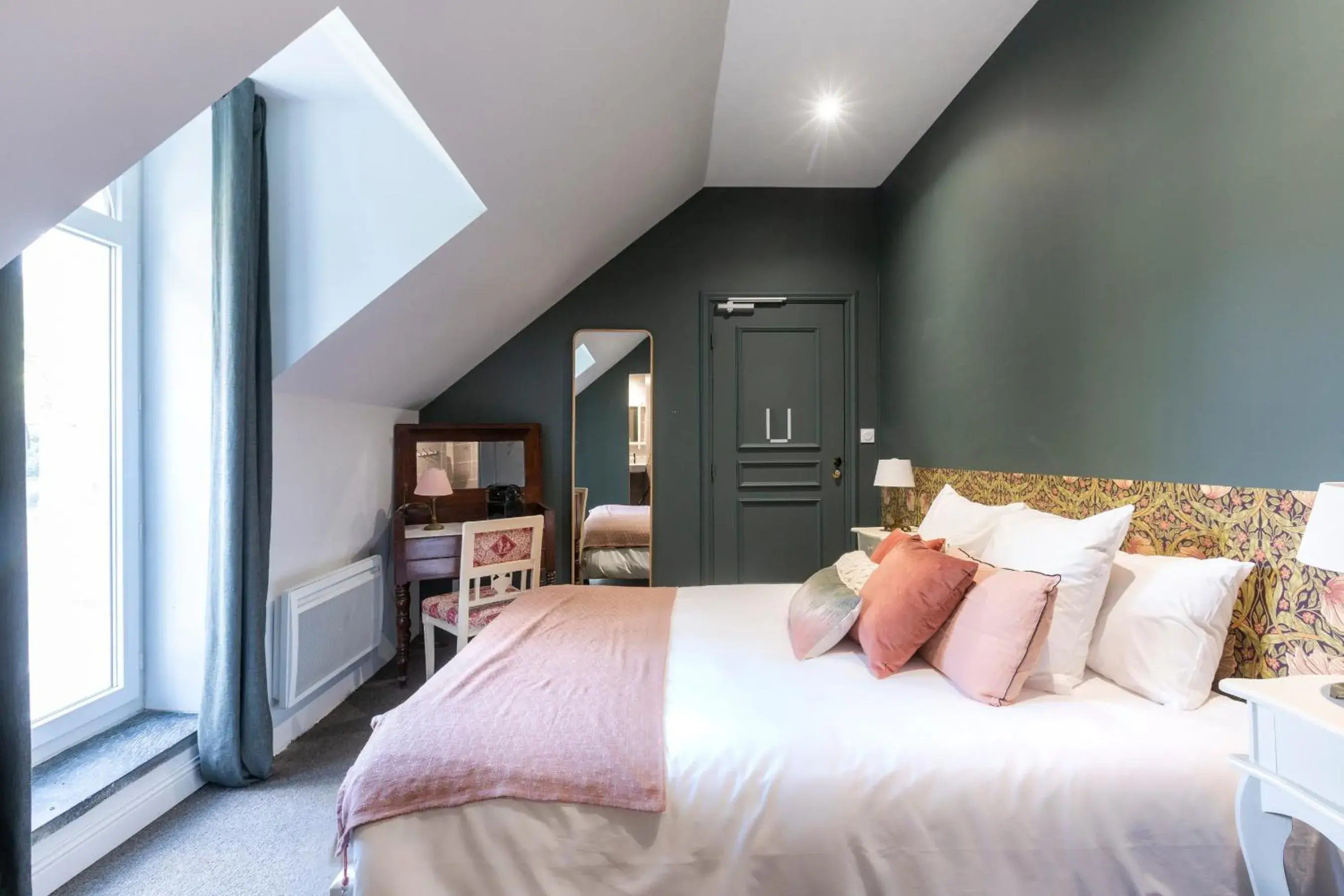 Double Room - Castle Annex in Le Château des Forges Double Room - Castle Annex in Le Château des Forges