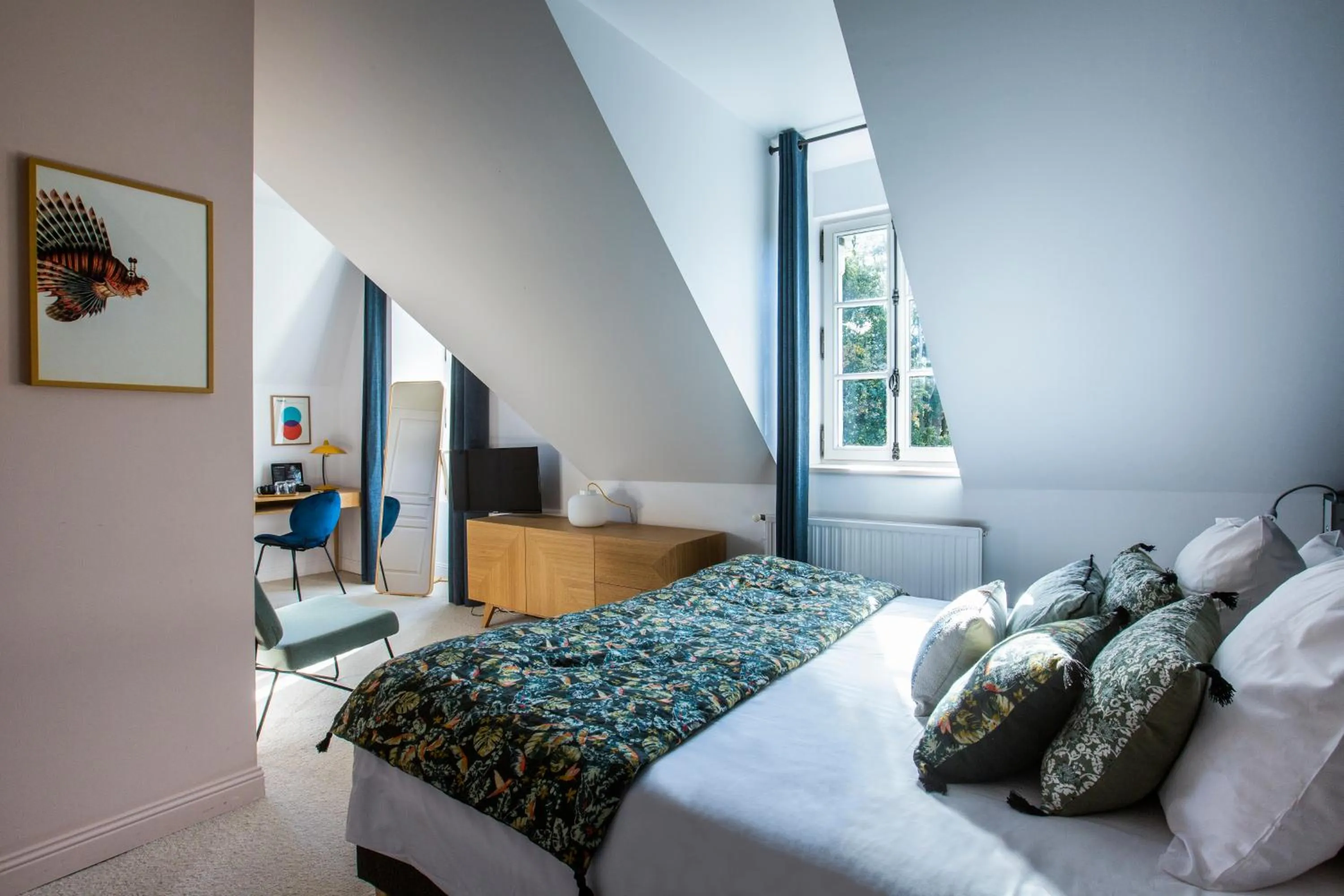 Photo of the whole room, Bed in Le Château des Forges