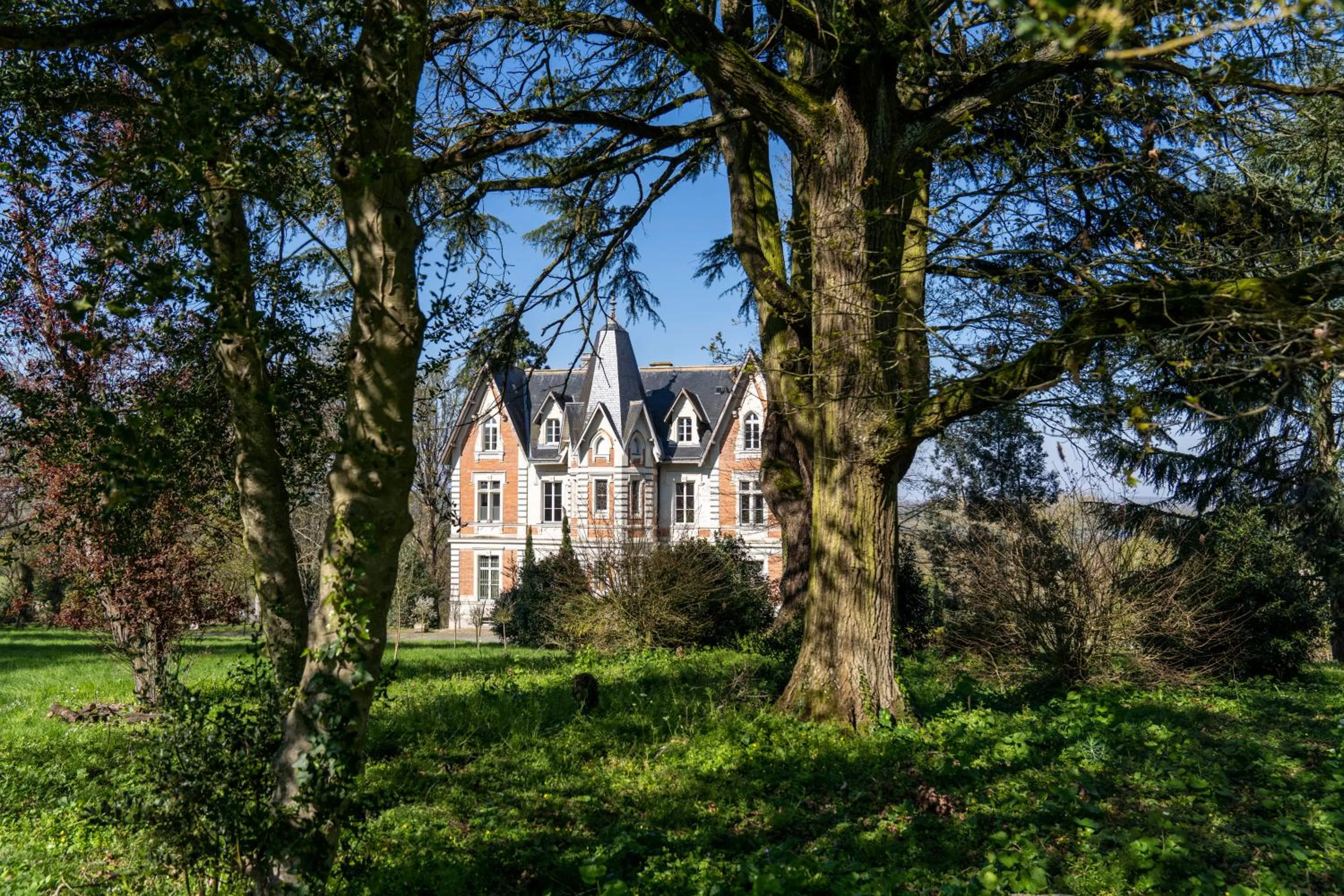 Property building in Le Château des Forges