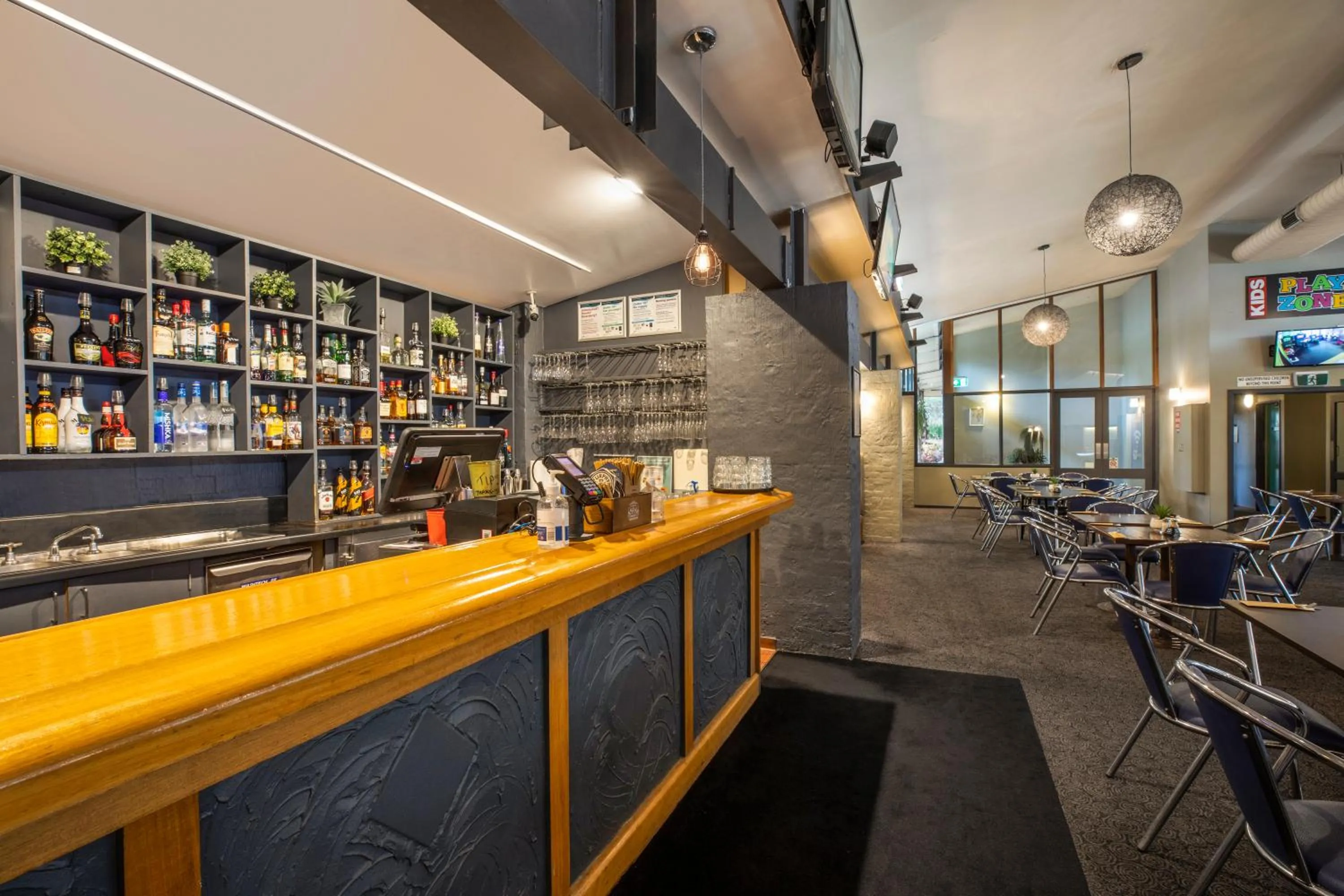 Restaurant/places to eat in Burvale Hotel