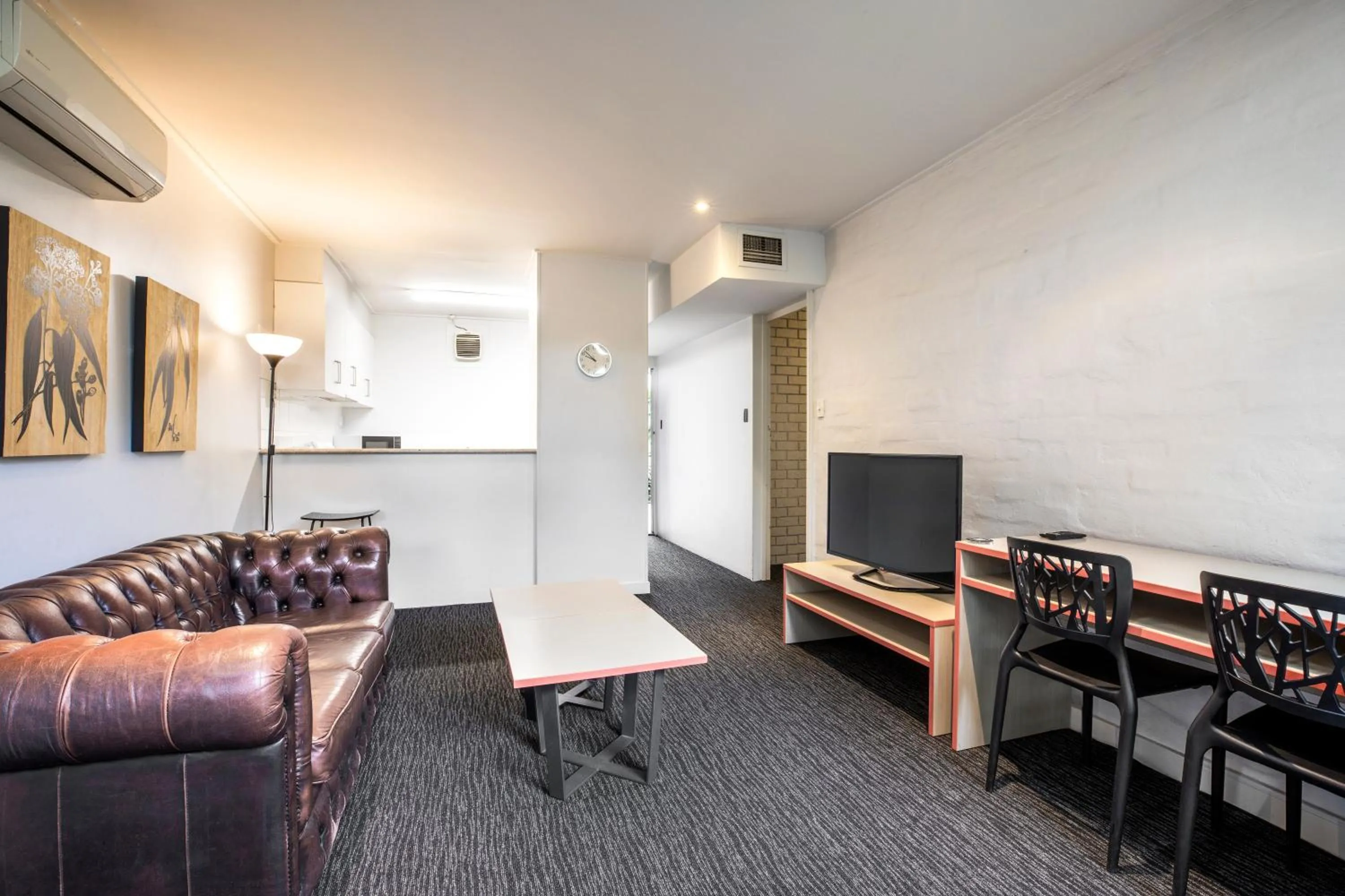 Seating area in Burvale Hotel