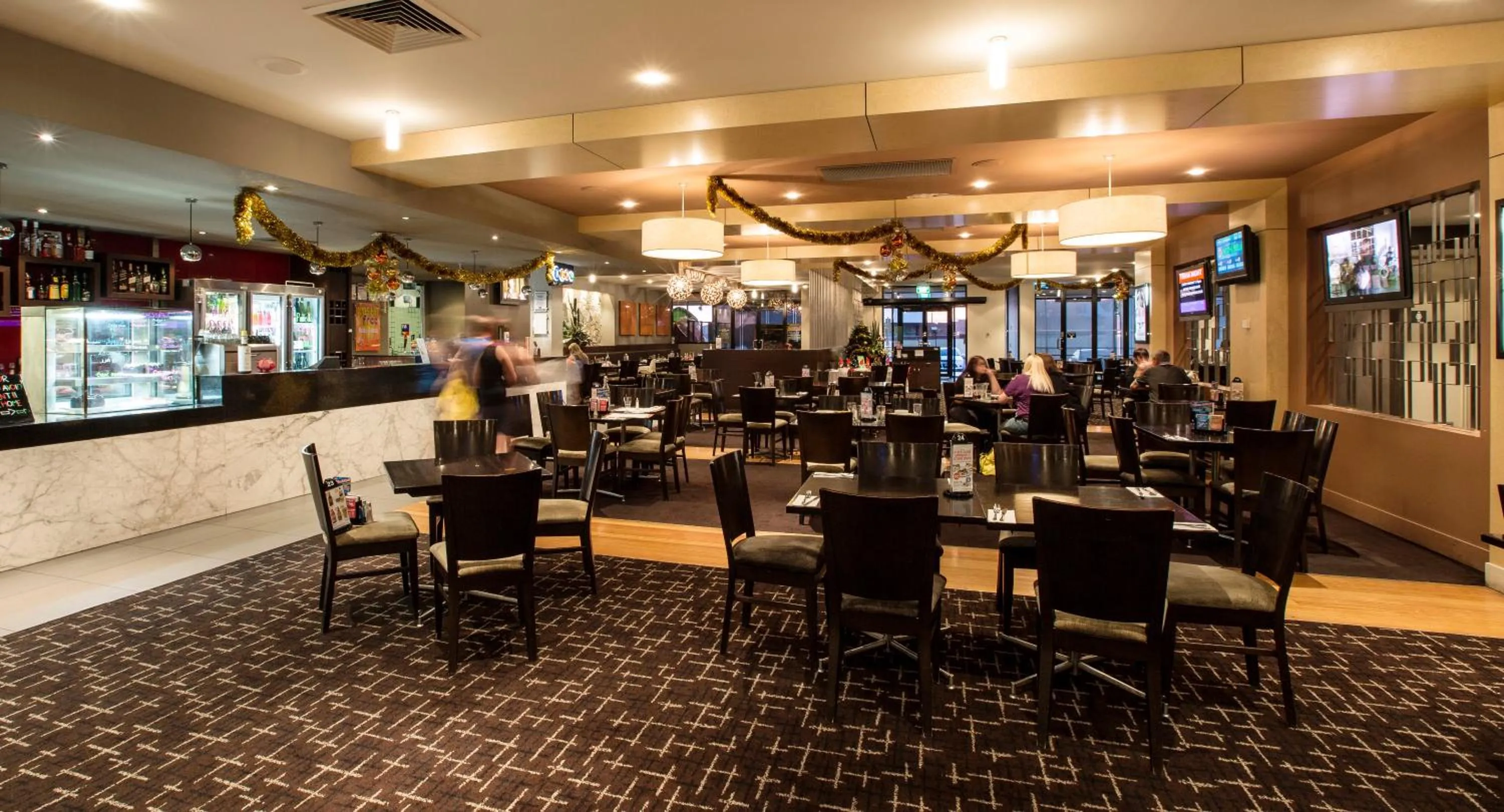 Restaurant/places to eat in Nightcap at Excelsior Hotel