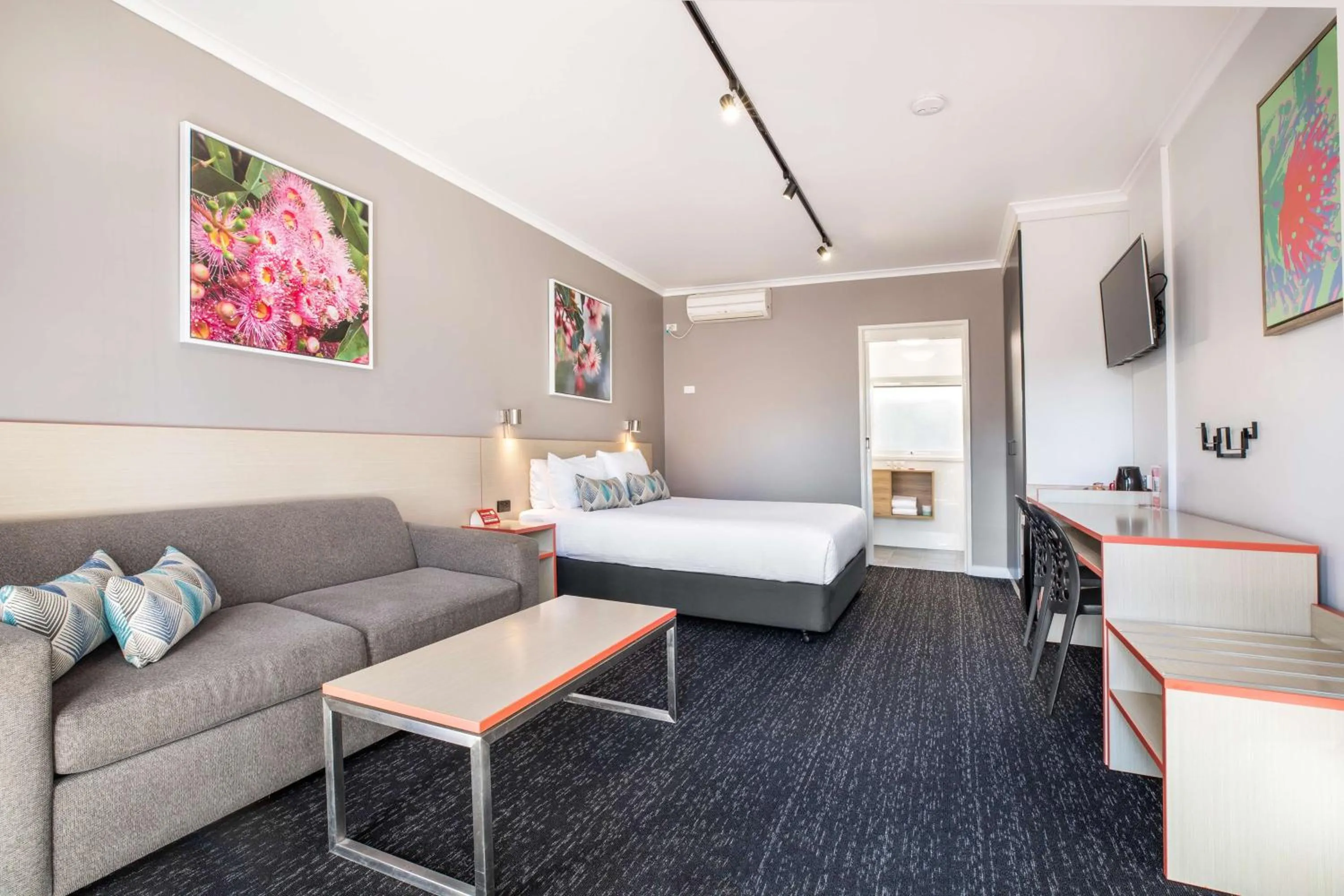 Photo of the whole room, Bed in Nightcap at Ferntree Gully Hotel Motel