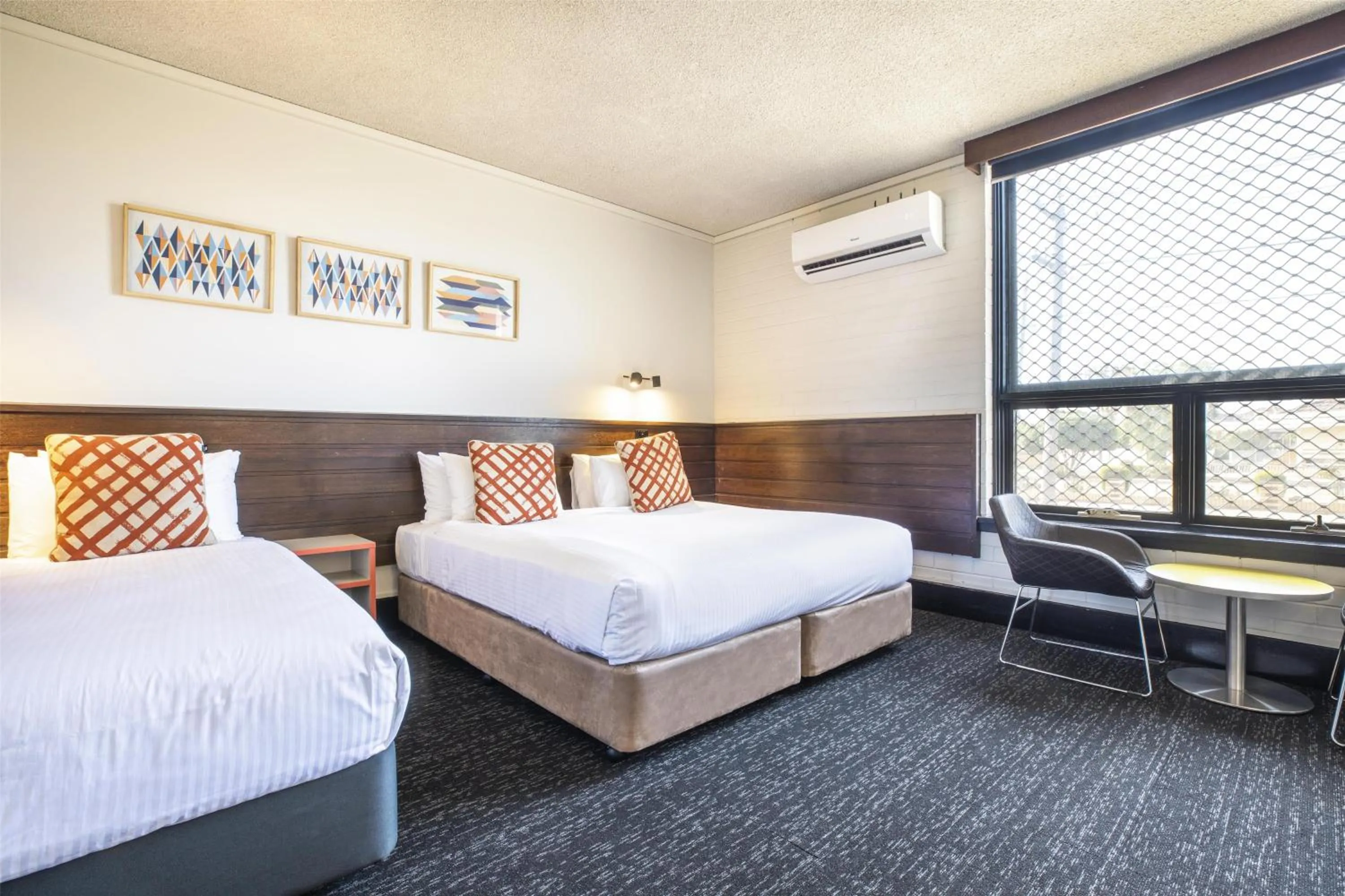 Bedroom, Bed in Nightcap at Glengala Hotel