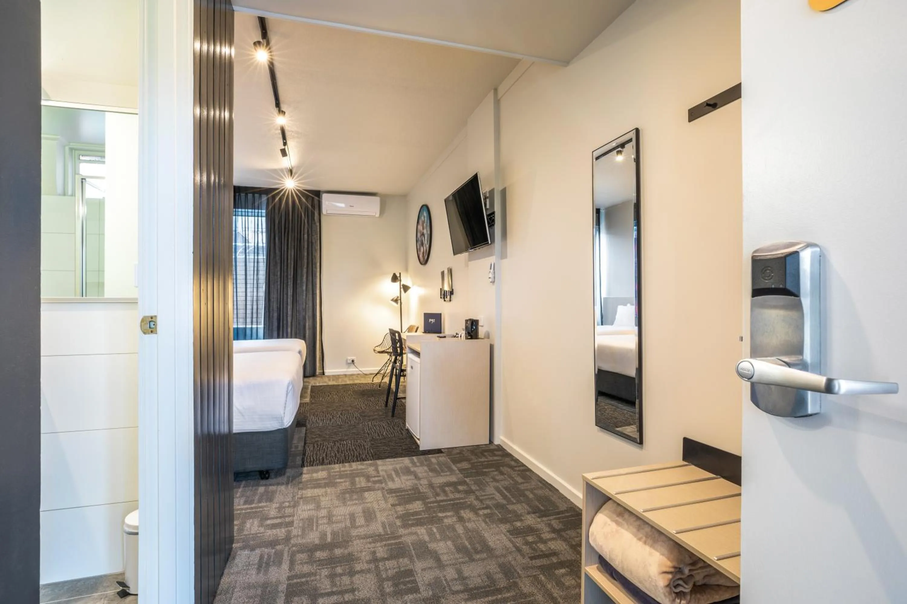 Bedroom, Bed in Nightcap at Keysborough Hotel